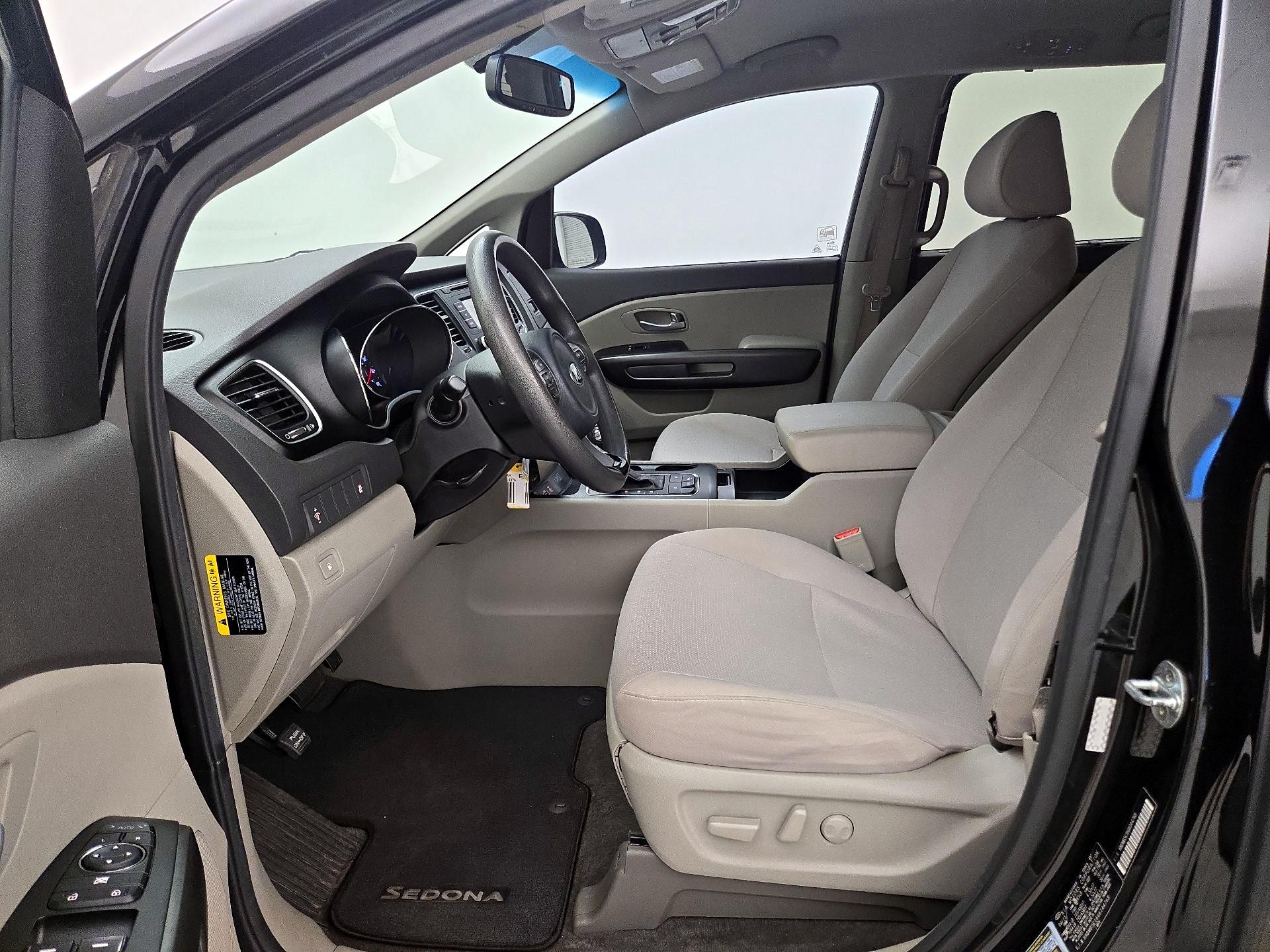 Thumbnail: 2016 Kia Sedona - 11