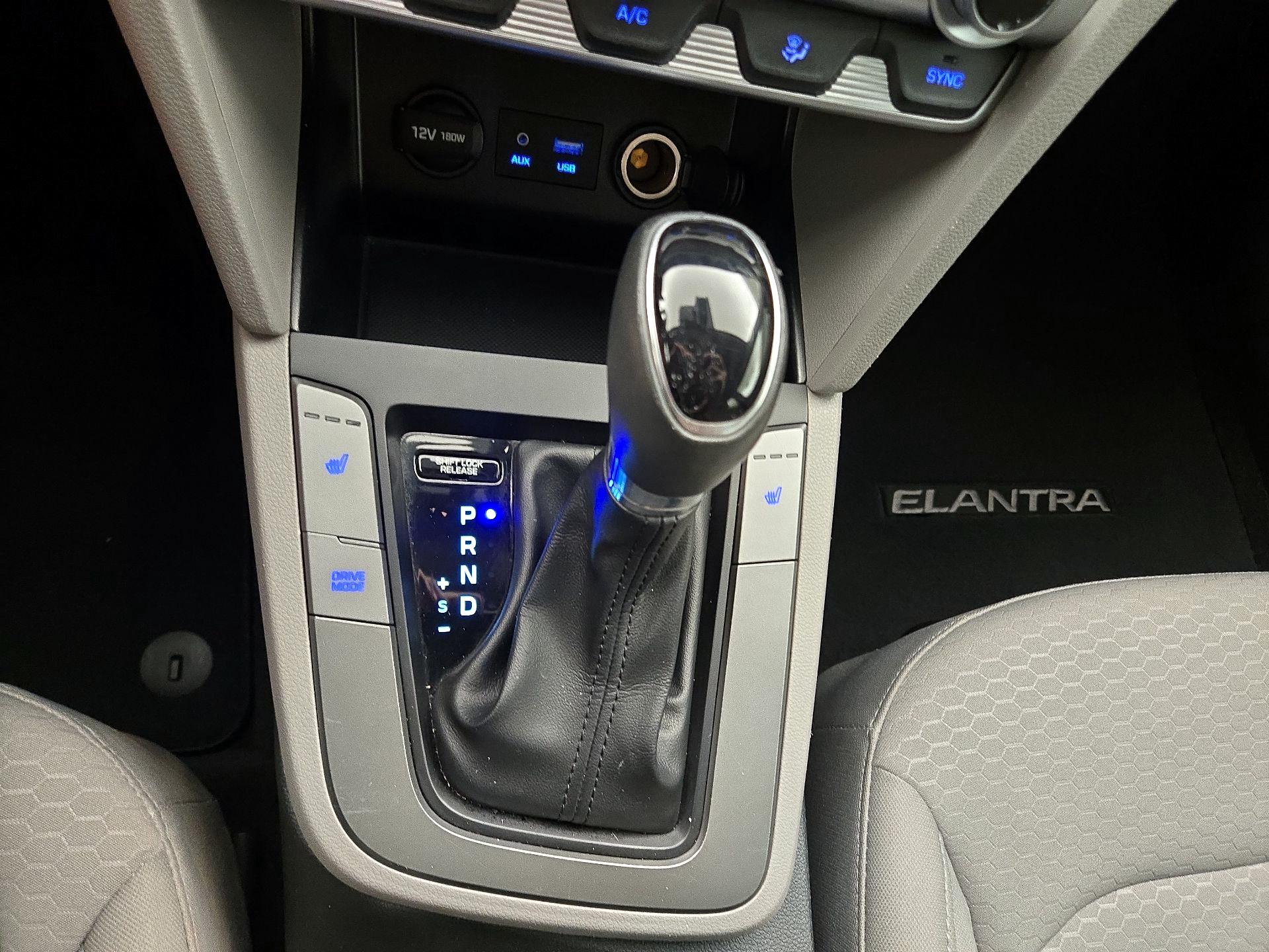 Thumbnail: 2020 Hyundai Elantra - 17