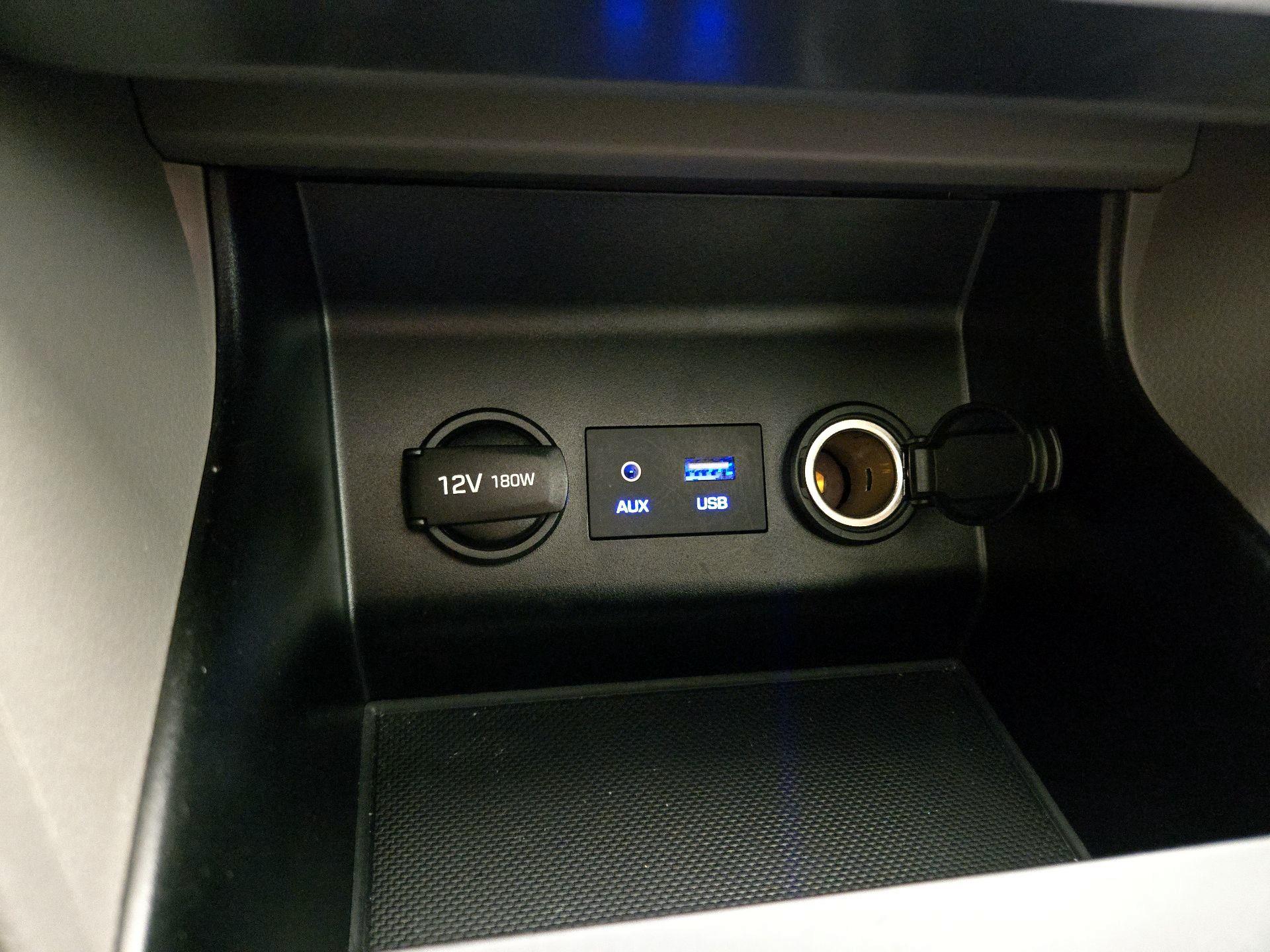 Thumbnail: 2020 Hyundai Elantra - 18