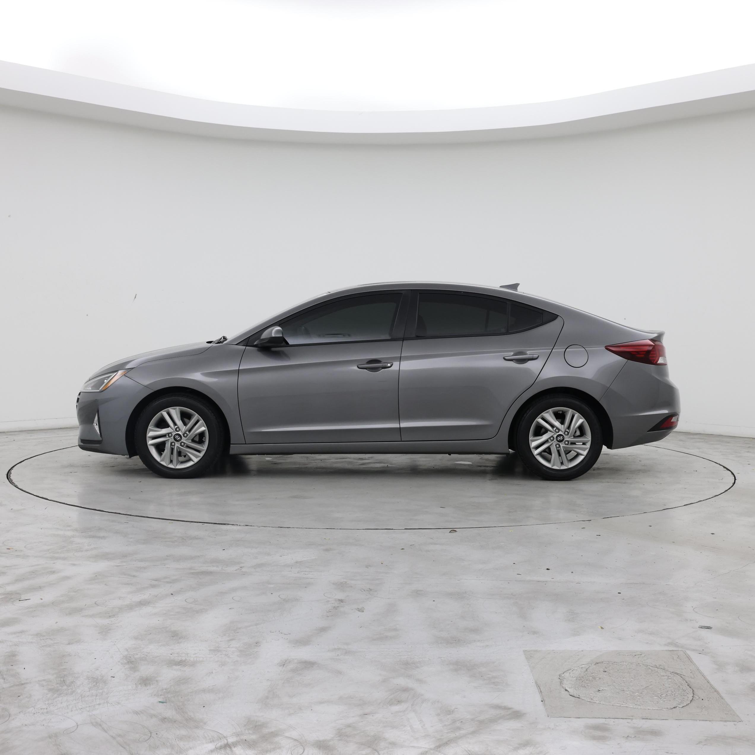 Thumbnail: 2020 Hyundai Elantra - 3