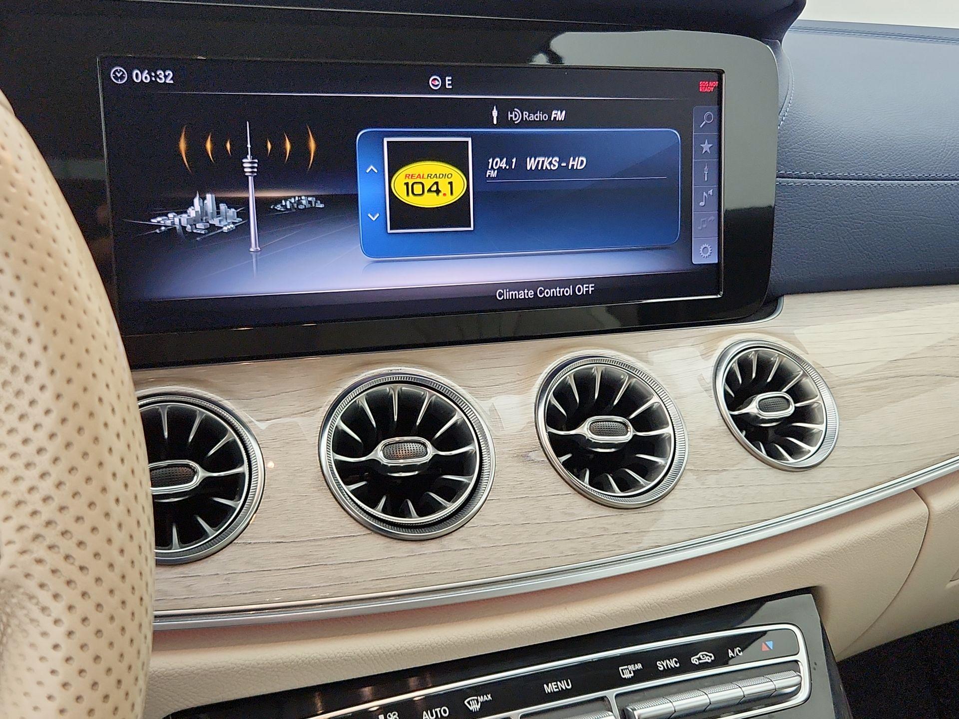 Thumbnail: 2018 Mercedes-Benz E-Class - 16