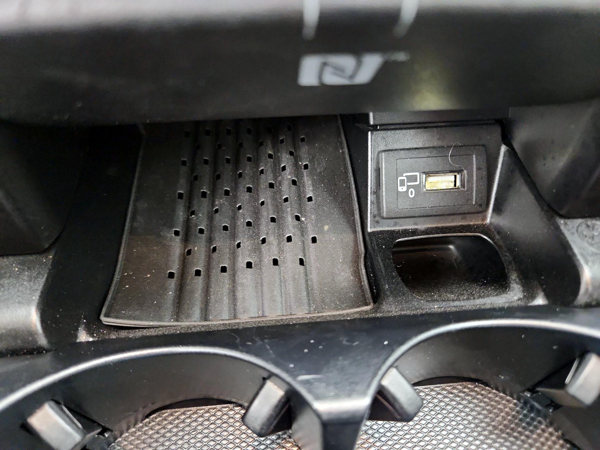 Thumbnail: 2018 Mercedes-Benz E-Class - 19