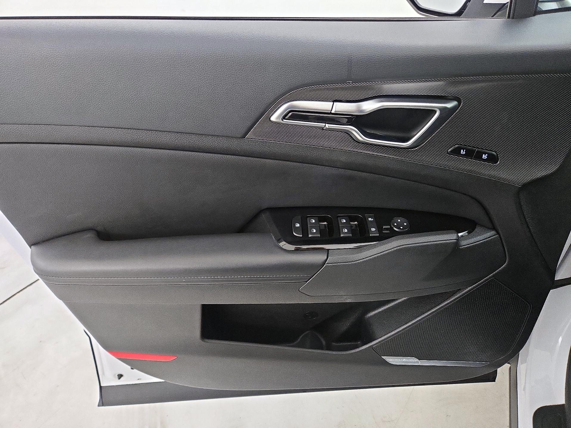 Thumbnail: 2023 Kia Sportage - 12