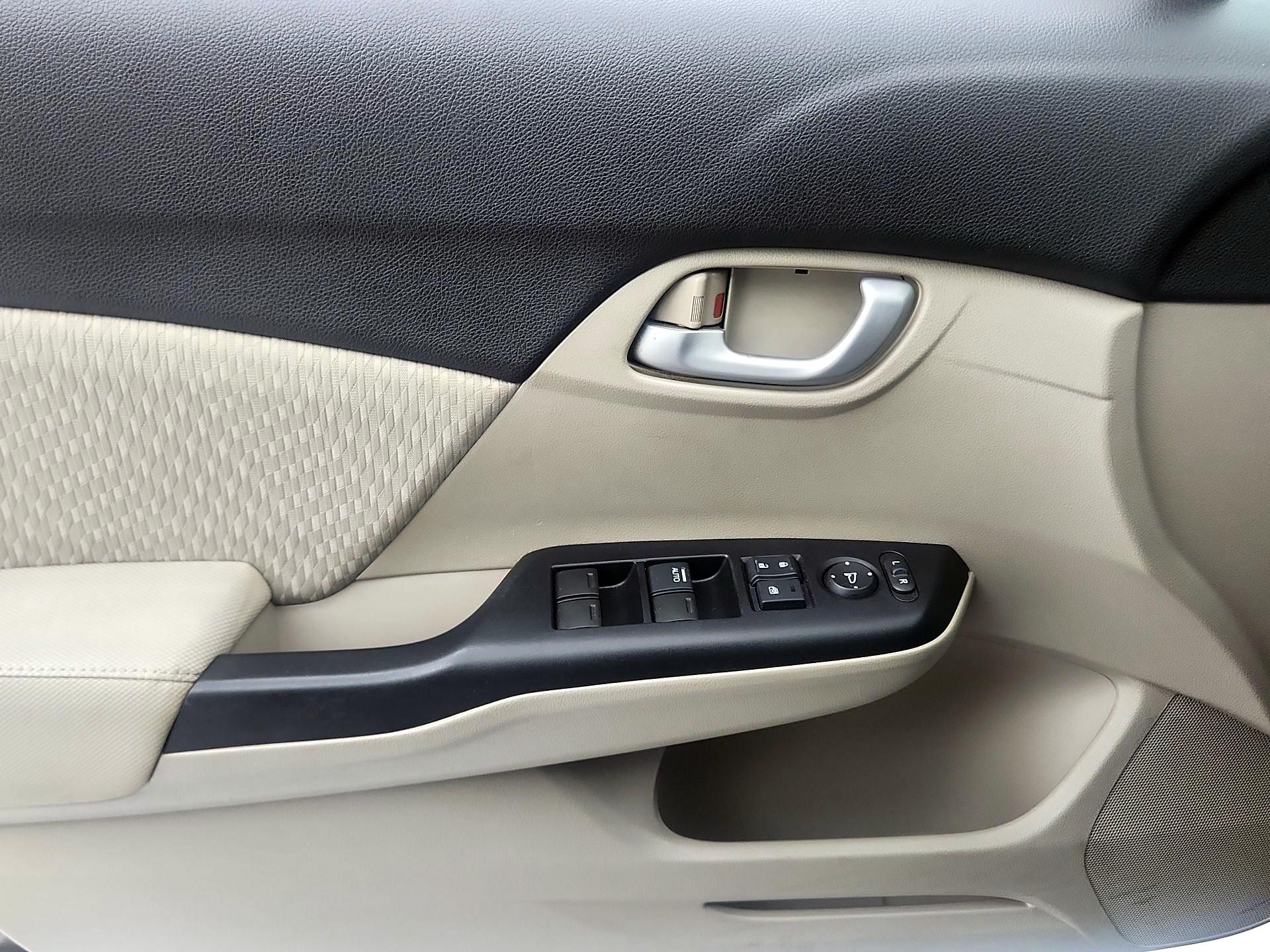 Thumbnail: 2015 Honda Civic - 12