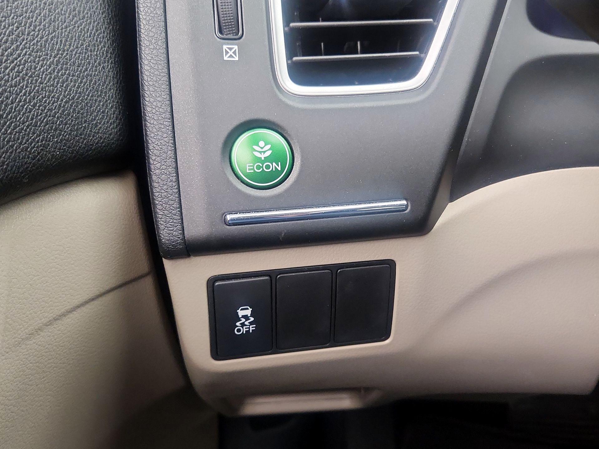 Thumbnail: 2015 Honda Civic - 13