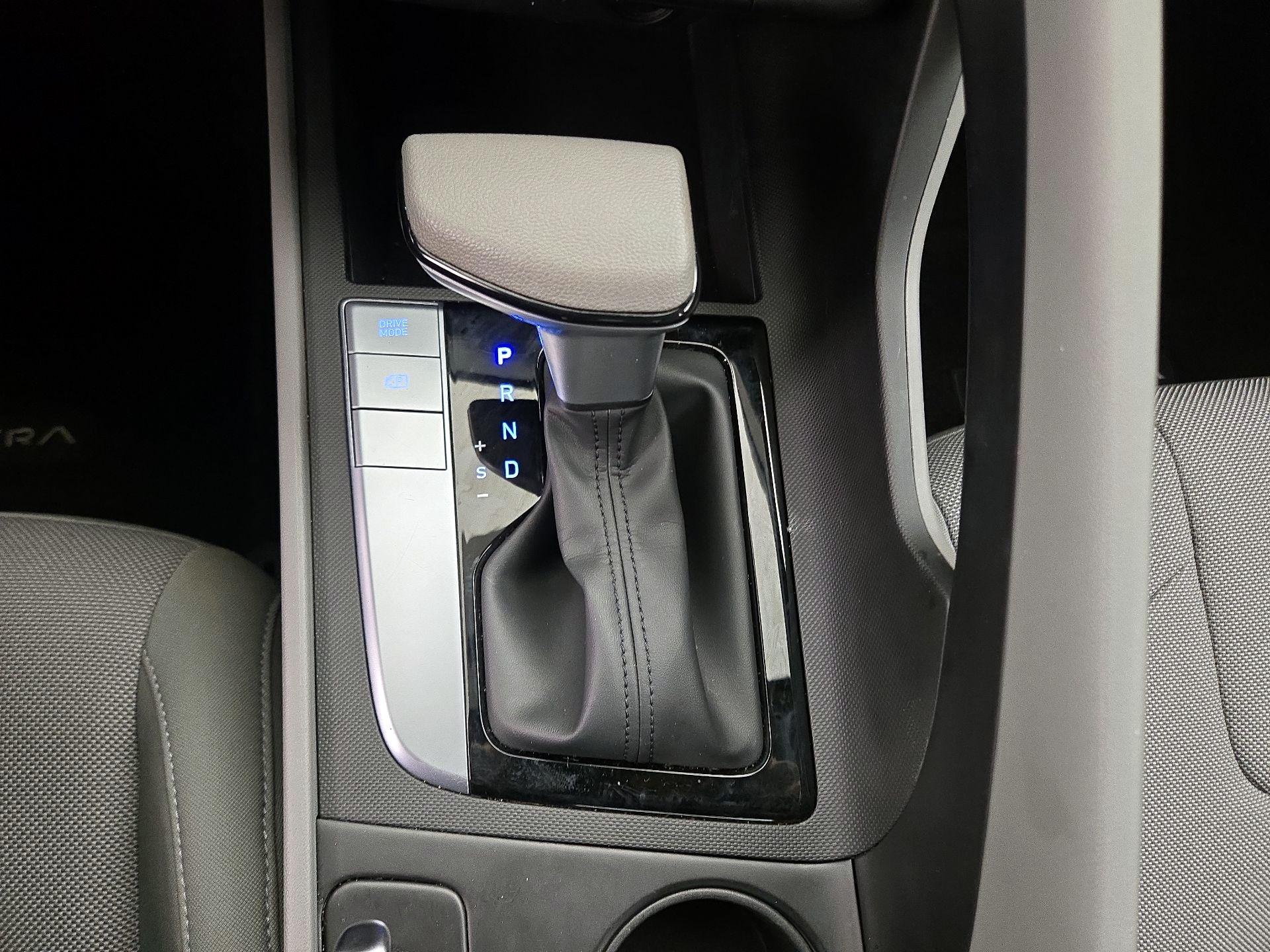 Thumbnail: 2023 Hyundai Elantra - 17