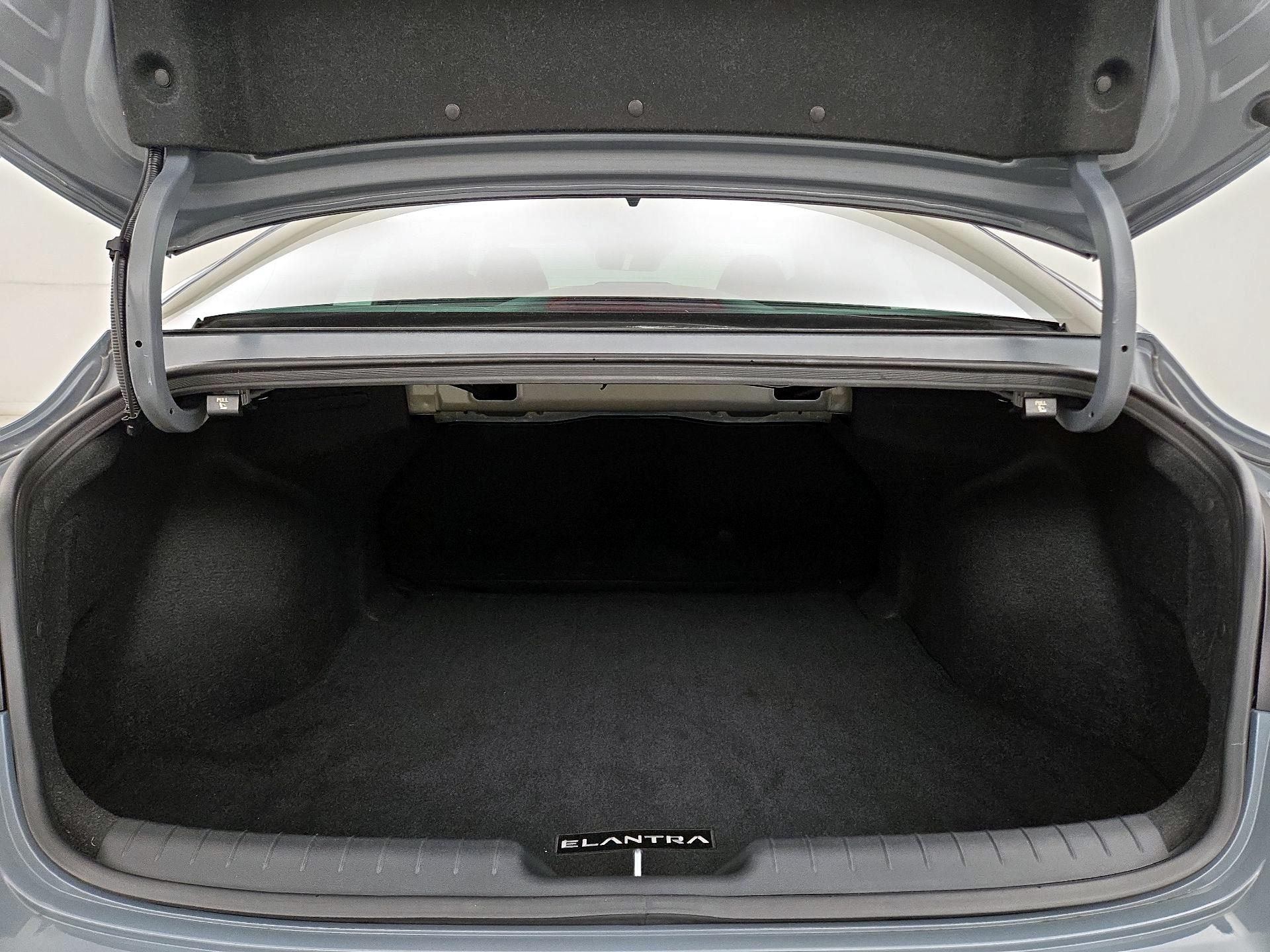 Thumbnail: 2023 Hyundai Elantra - 20