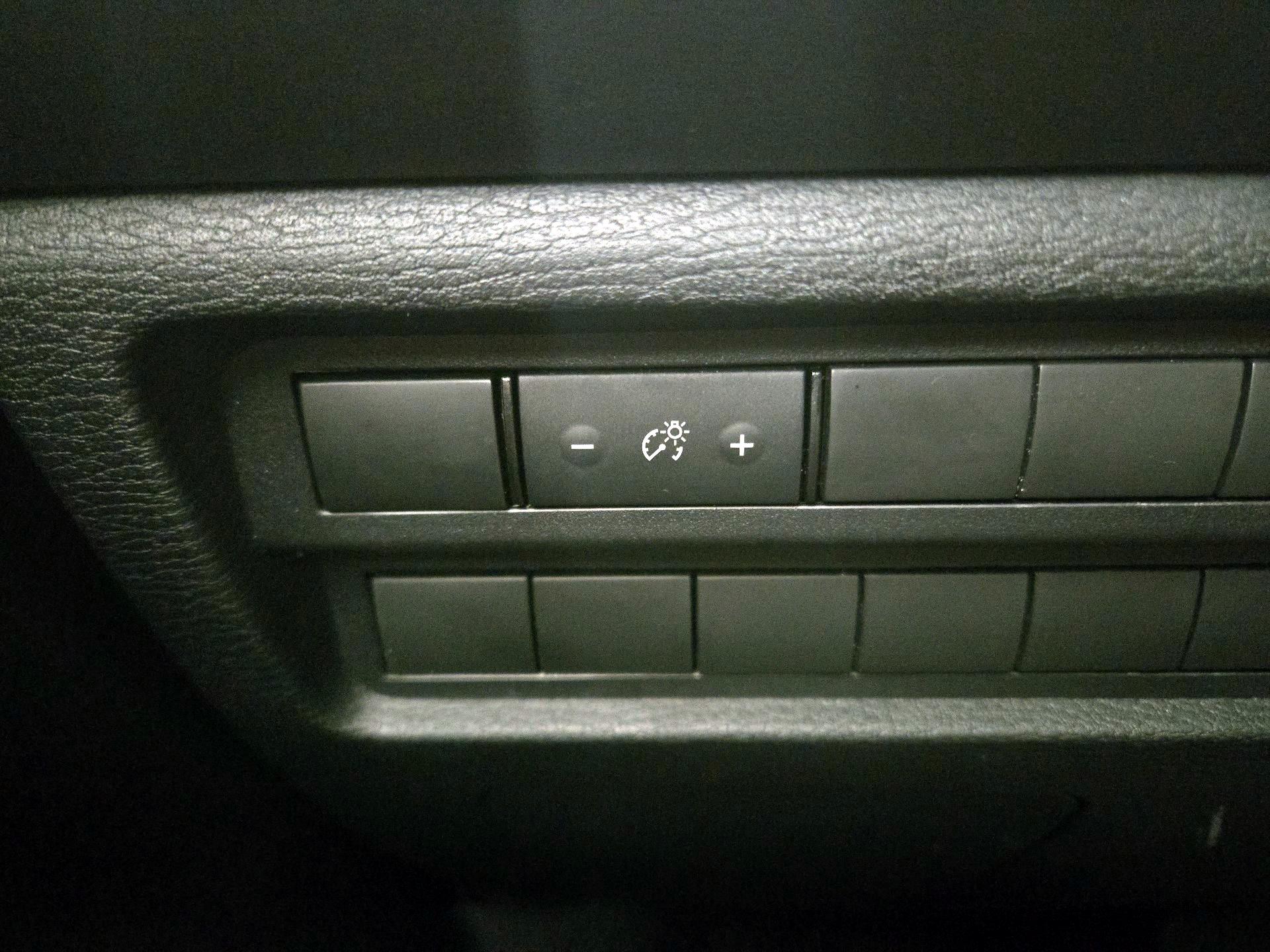 Thumbnail: 2024 Mitsubishi Outlander - 13