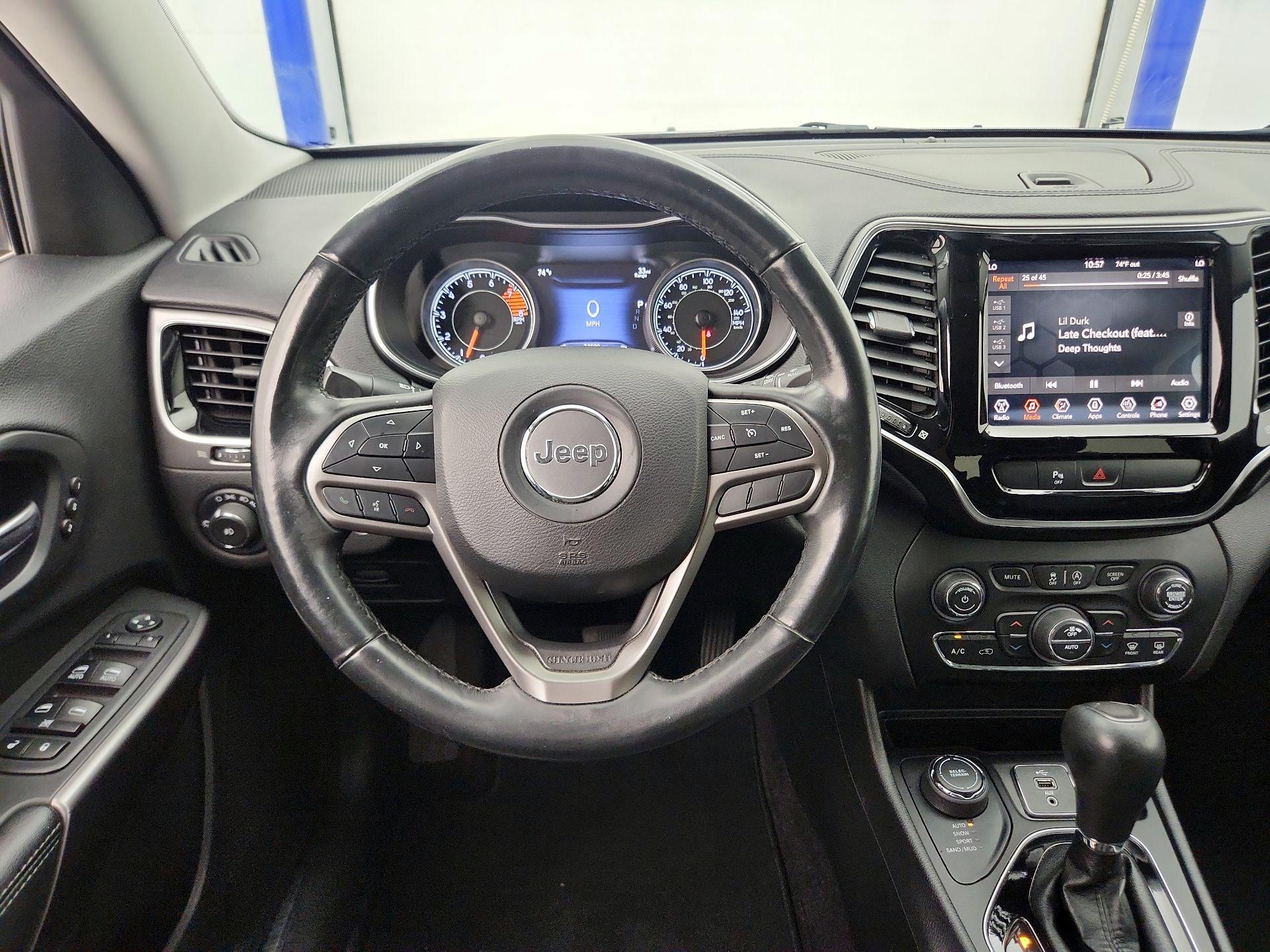 Thumbnail: 2019 Jeep Cherokee - 10