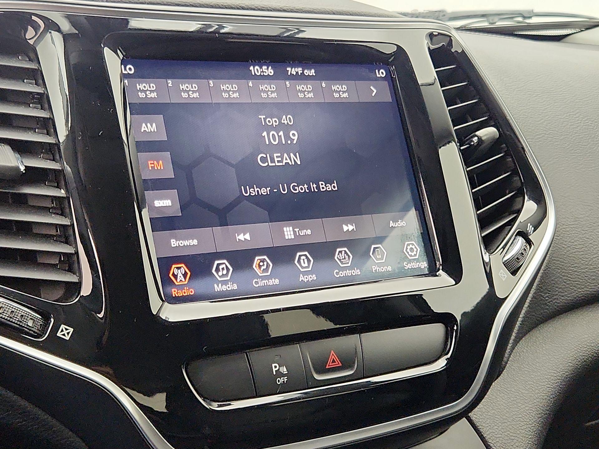 Thumbnail: 2019 Jeep Cherokee - 15