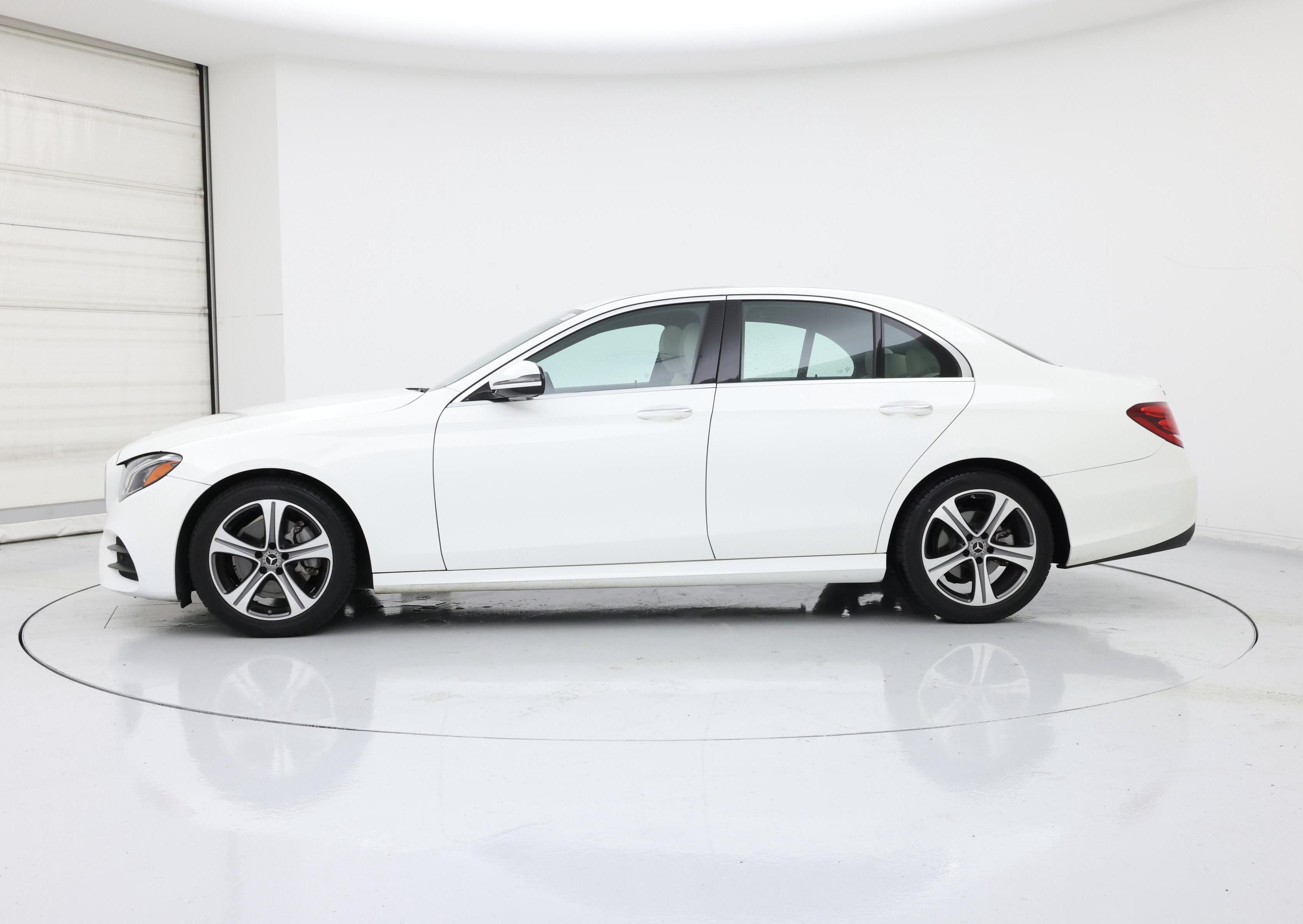 Thumbnail: 2019 Mercedes-Benz E-Class - 3