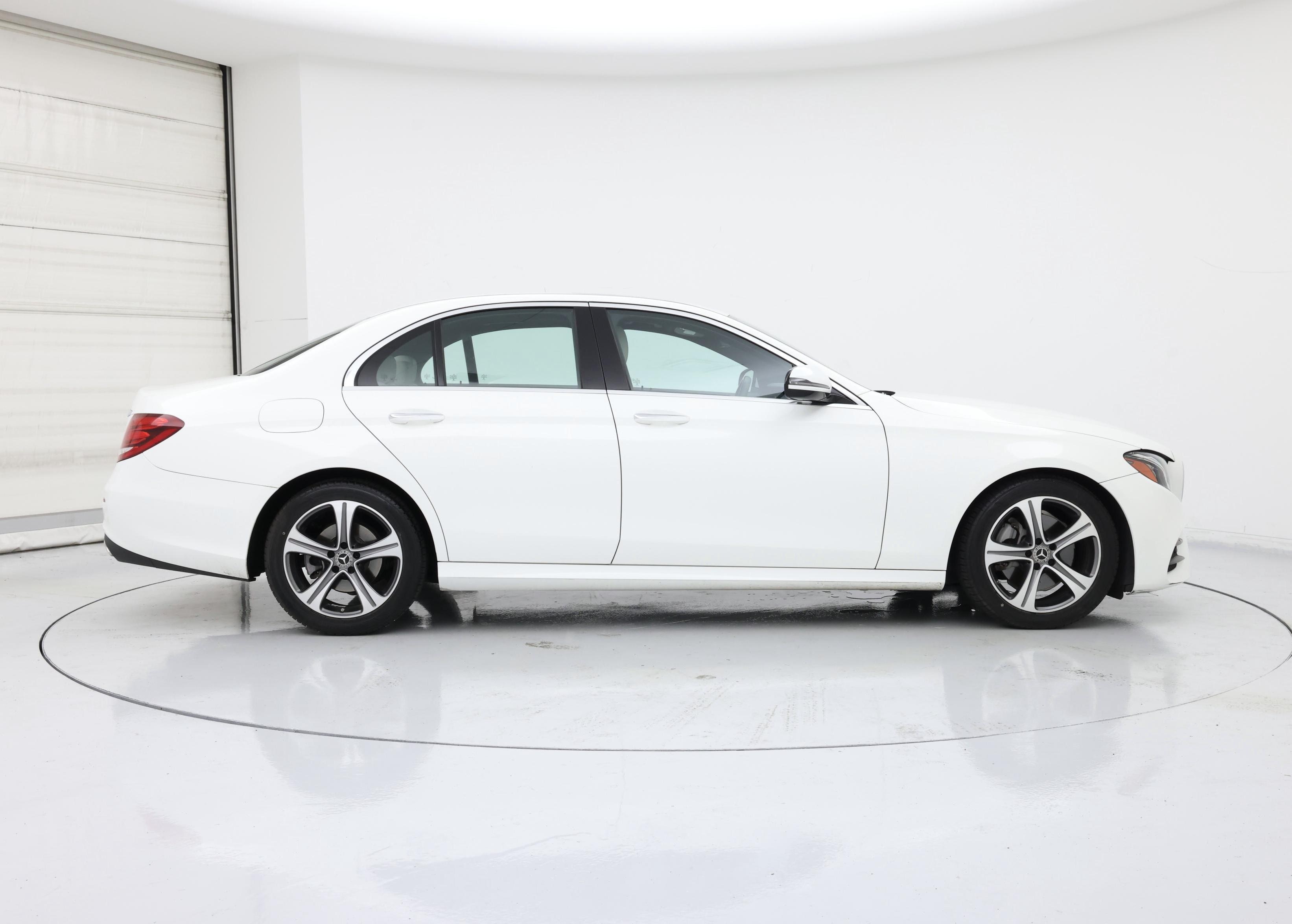 Thumbnail: 2019 Mercedes-Benz E-Class - 7