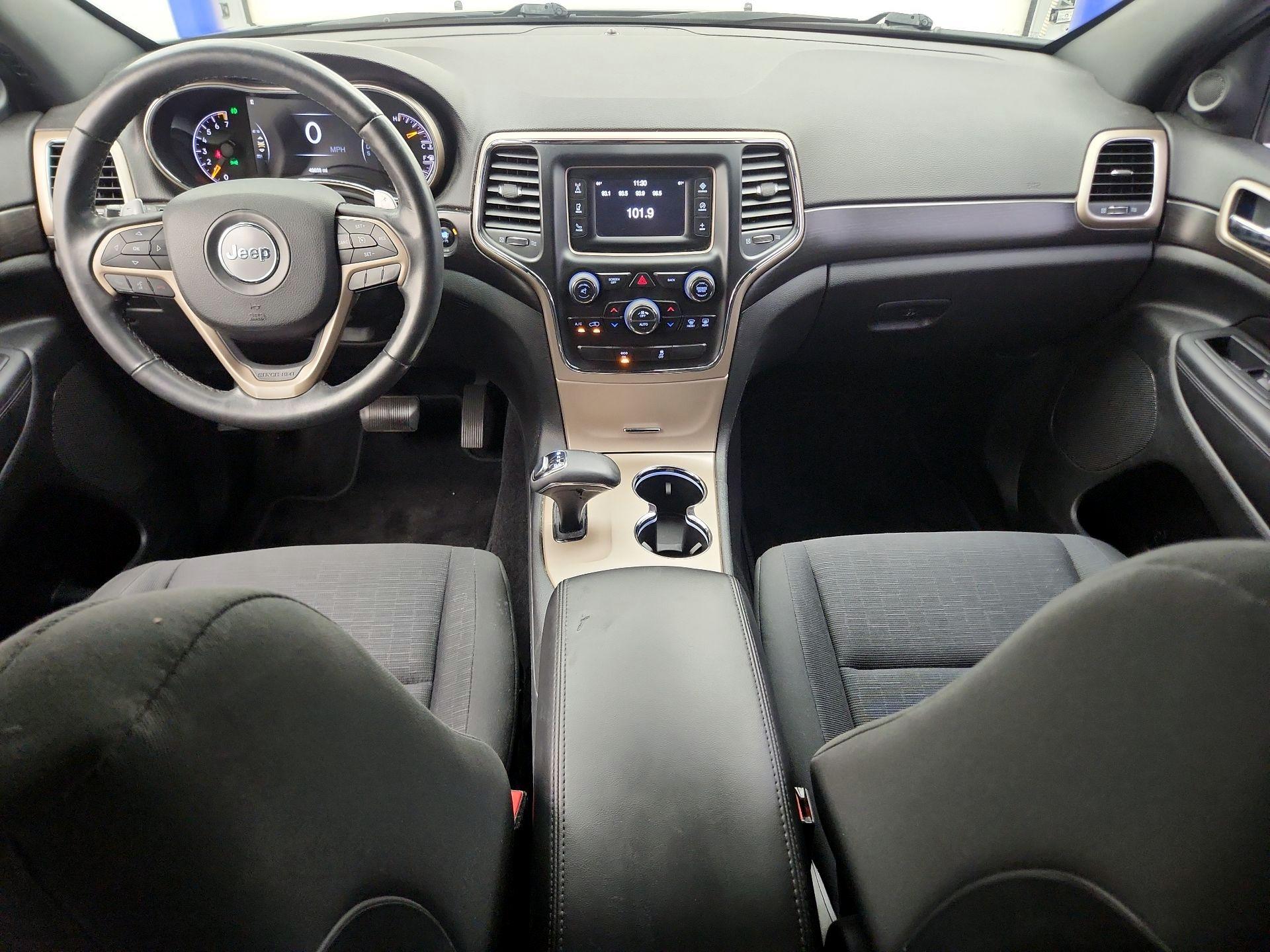 Thumbnail: 2015 Jeep Grand Cherokee - 9