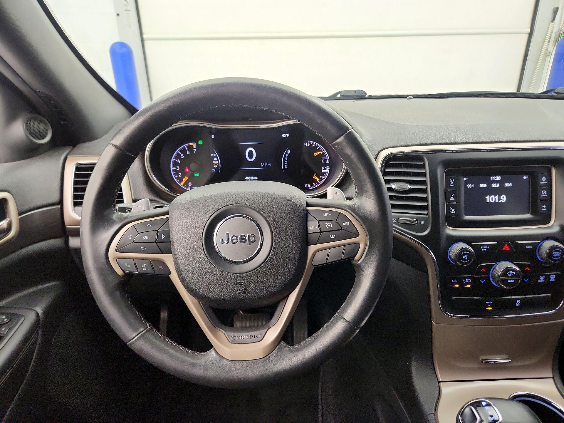 Thumbnail: 2015 Jeep Grand Cherokee - 10