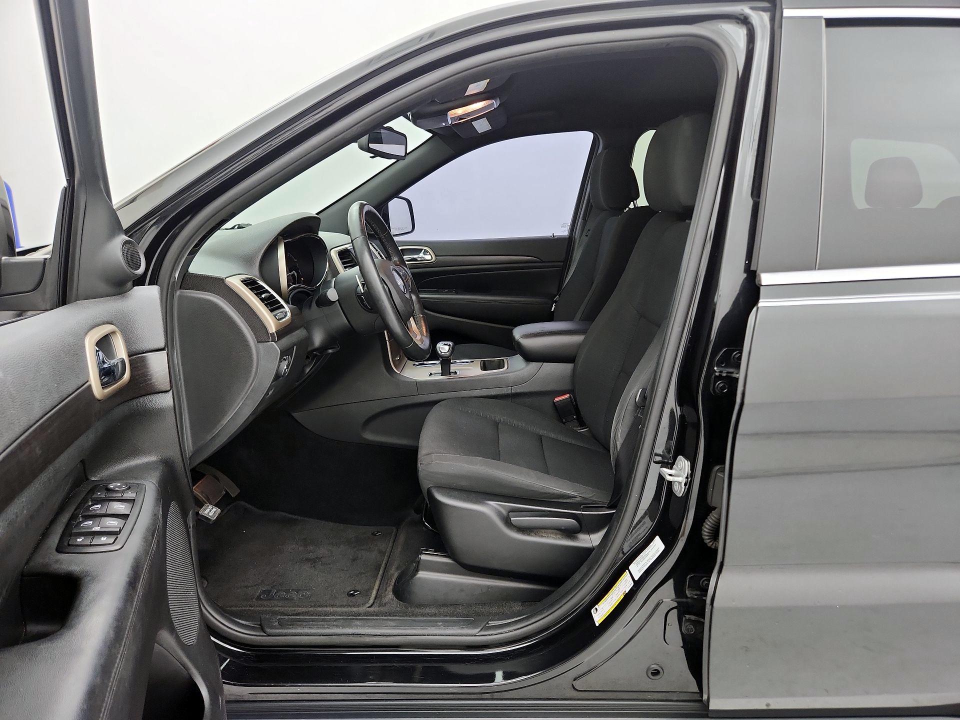 Thumbnail: 2015 Jeep Grand Cherokee - 11