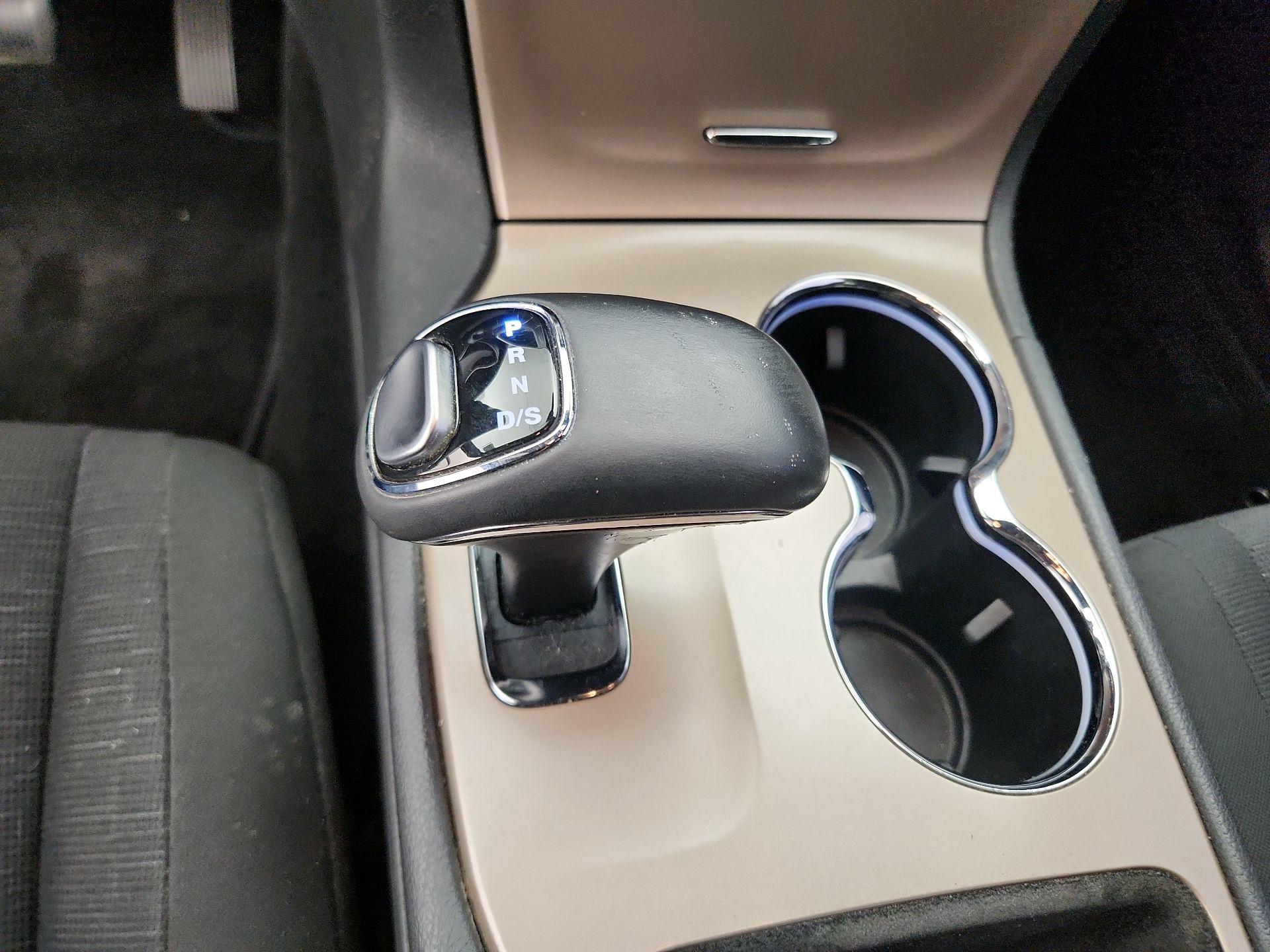 Thumbnail: 2015 Jeep Grand Cherokee - 16