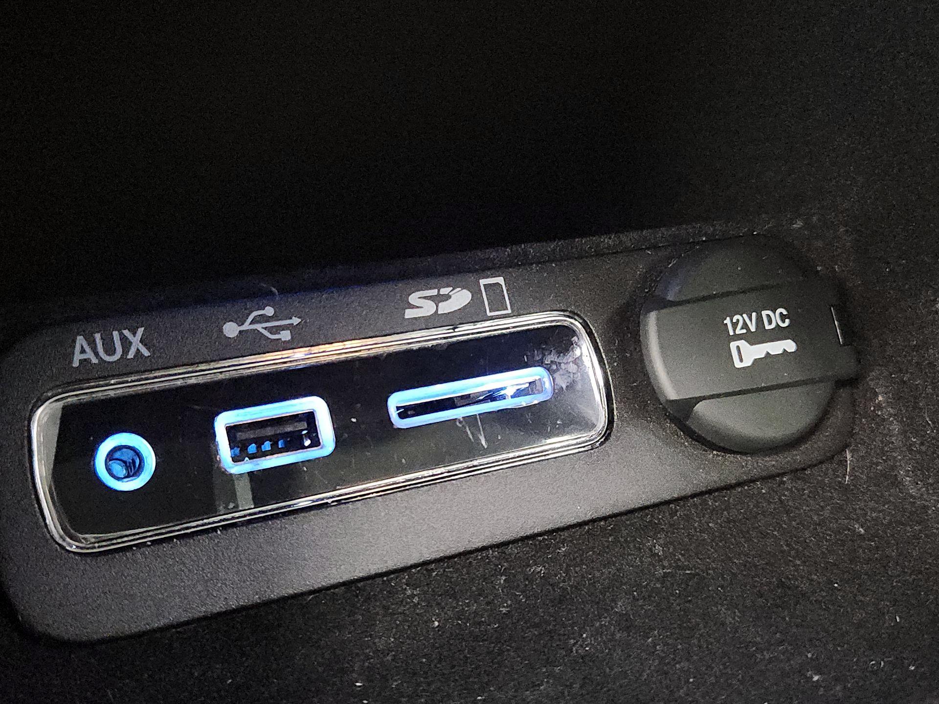 Thumbnail: 2015 Jeep Grand Cherokee - 17