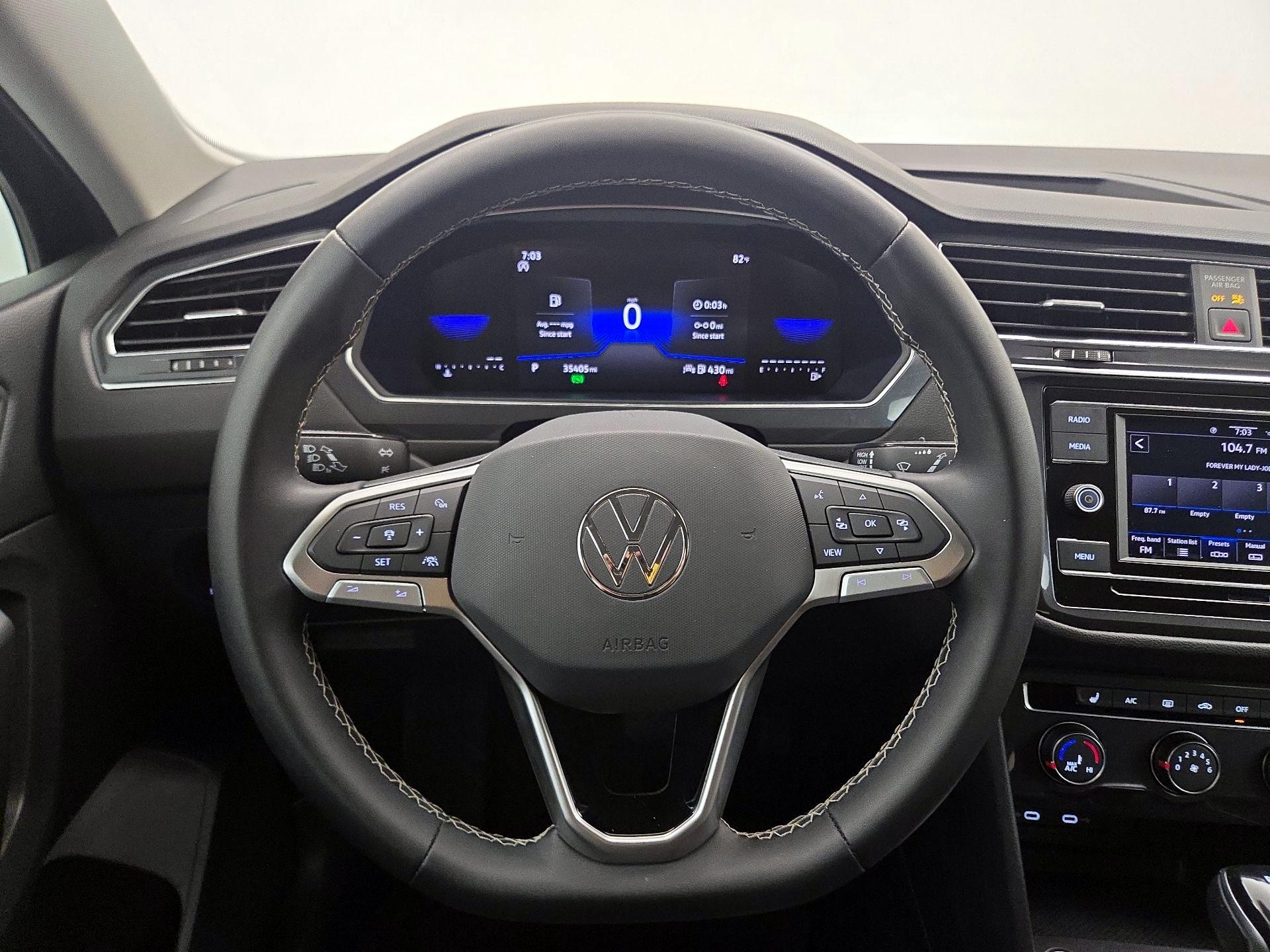 Thumbnail: 2023 Volkswagen Tiguan - 10