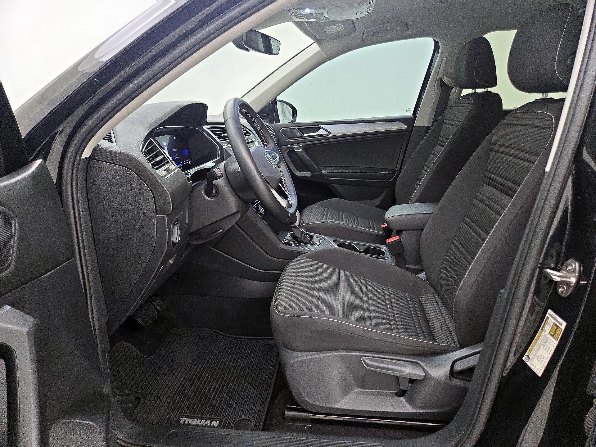 Thumbnail: 2023 Volkswagen Tiguan - 11