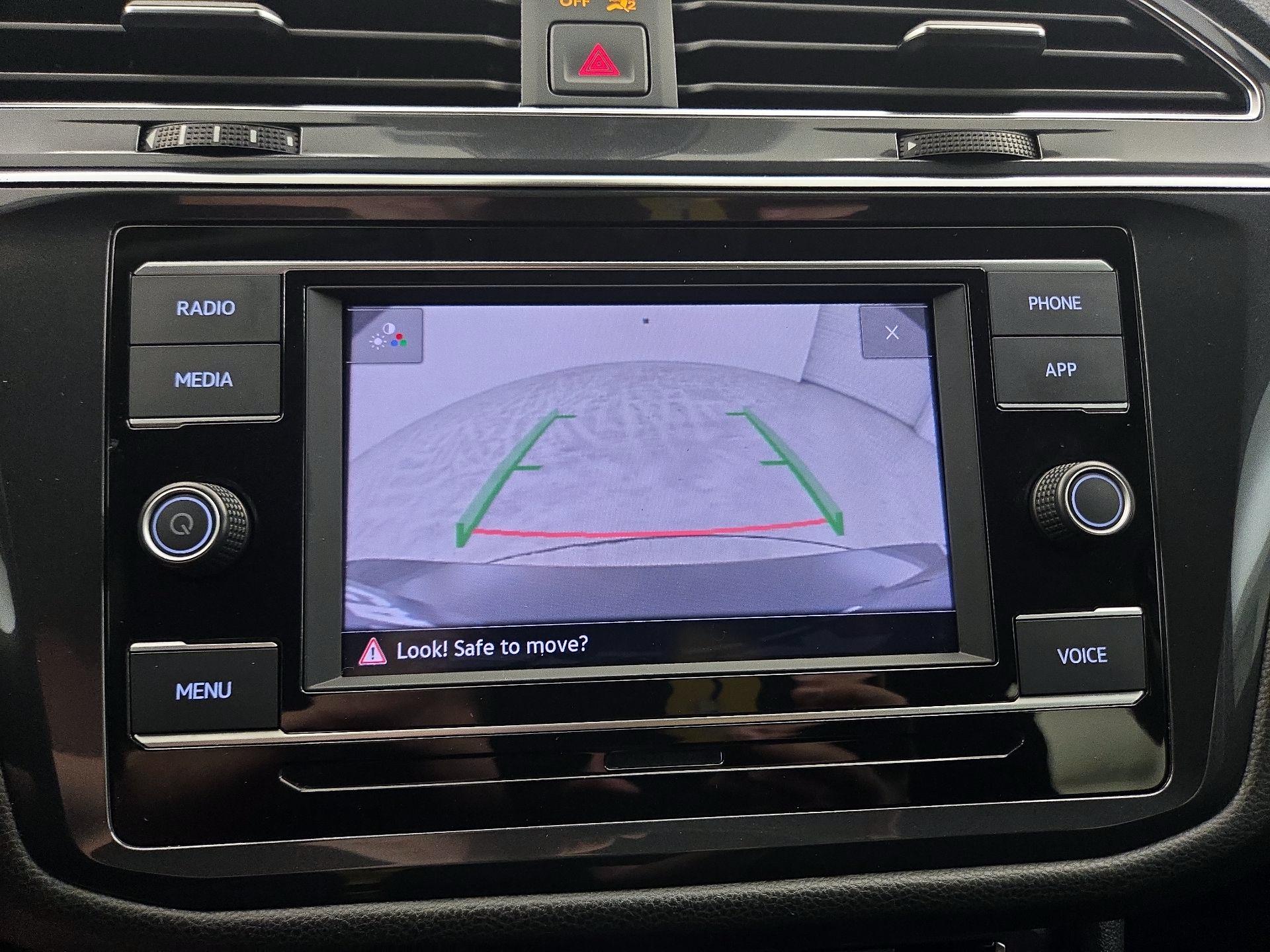 Thumbnail: 2023 Volkswagen Tiguan - 14