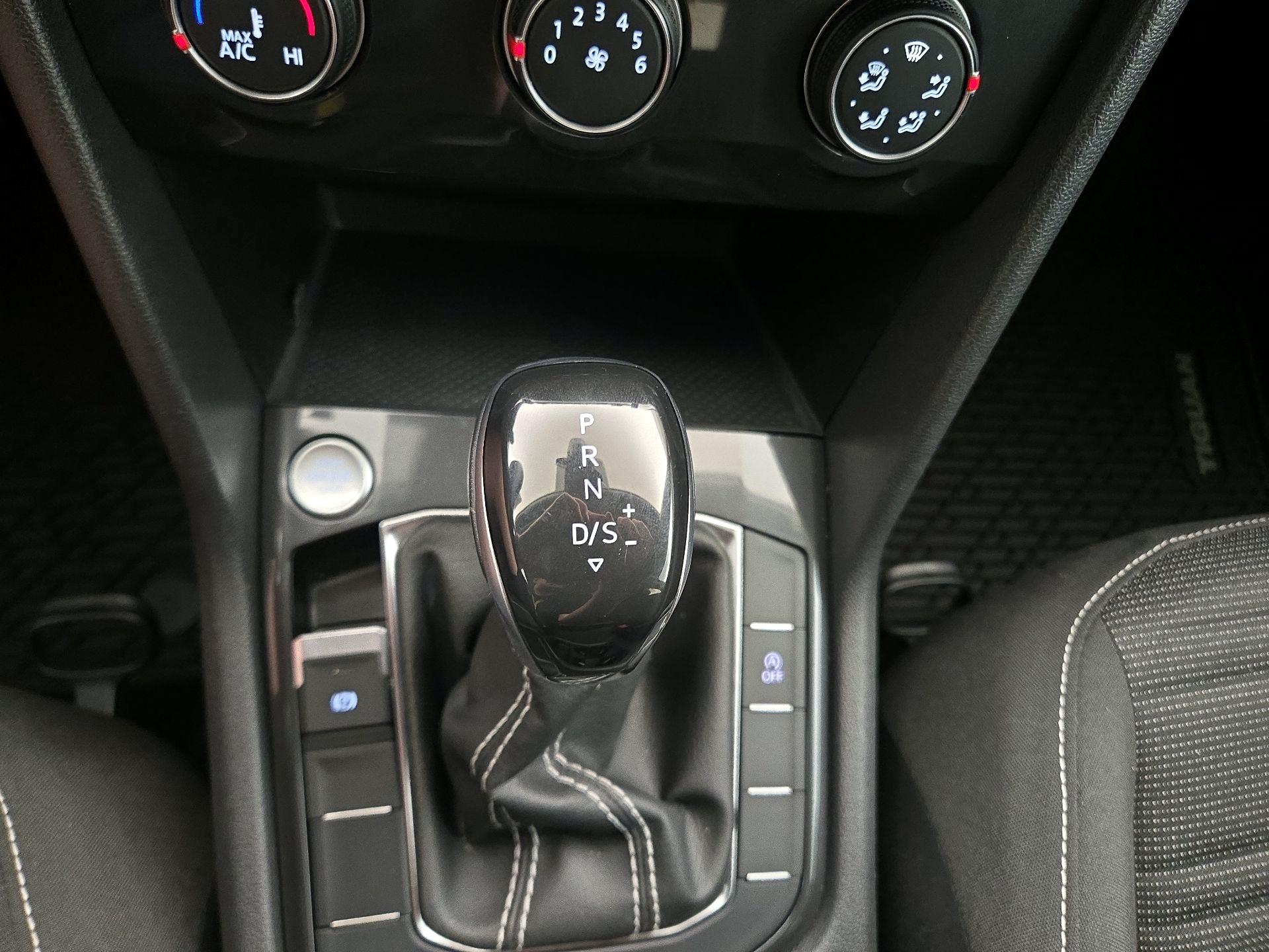 Thumbnail: 2023 Volkswagen Tiguan - 17