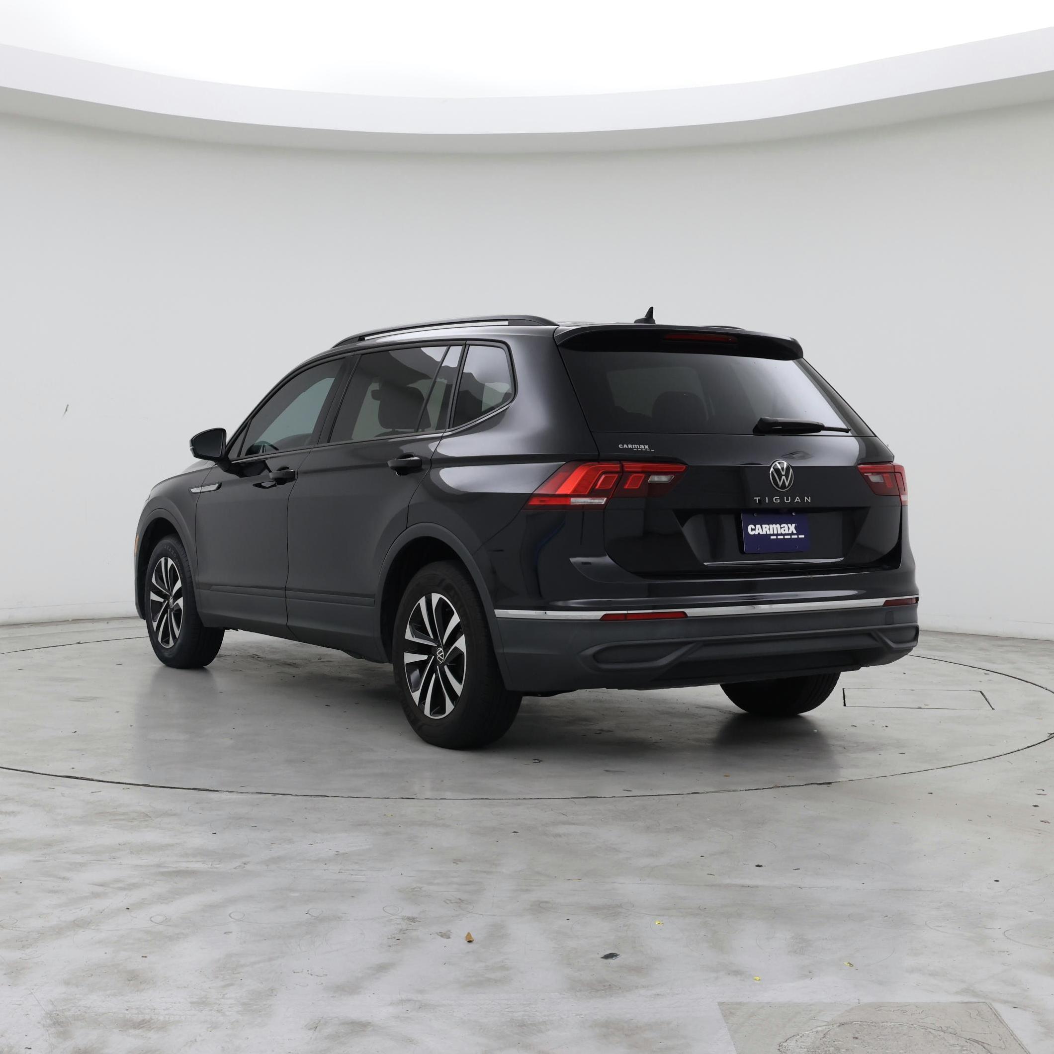 Thumbnail: 2023 Volkswagen Tiguan - 2