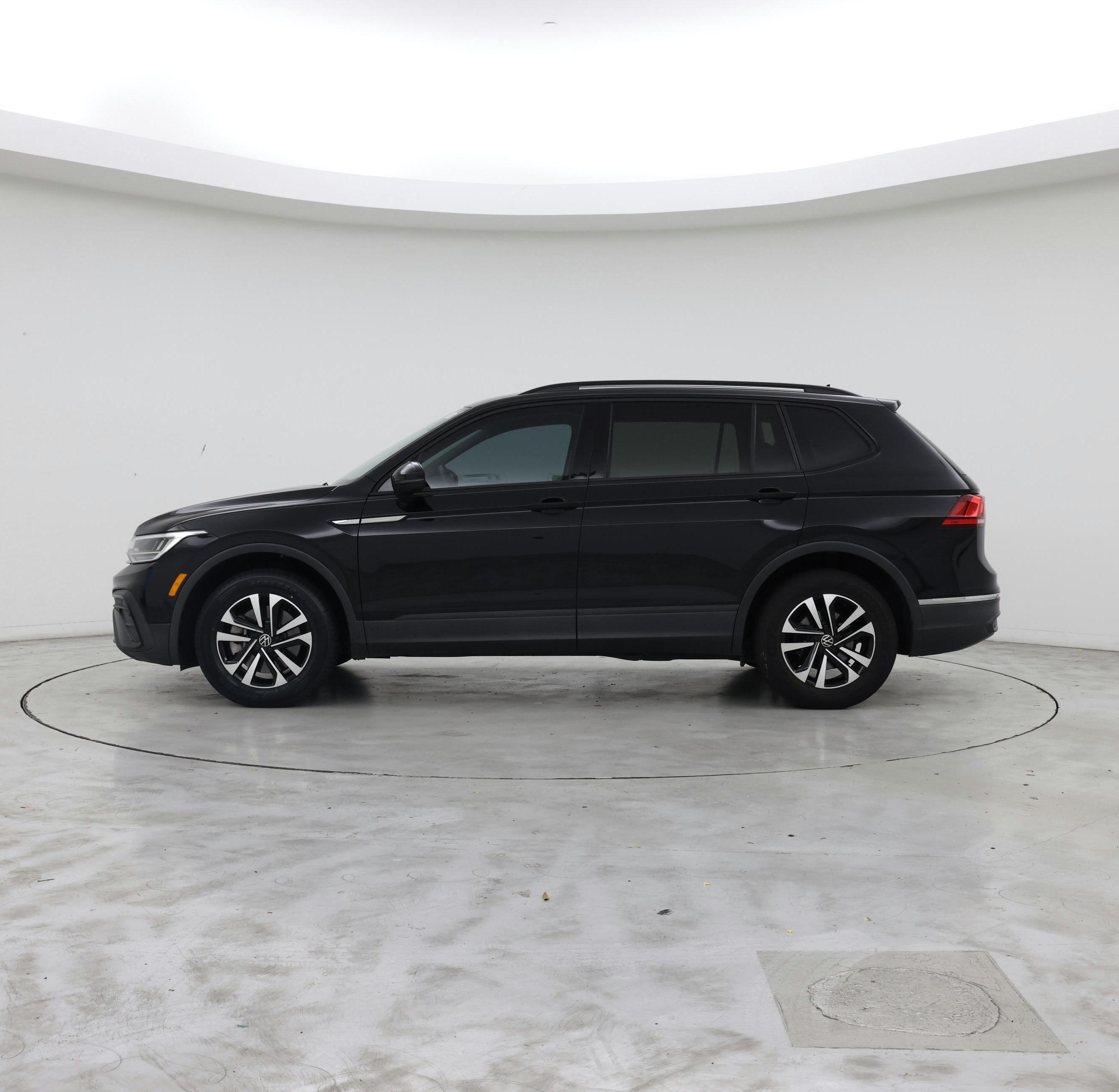 Thumbnail: 2023 Volkswagen Tiguan - 3