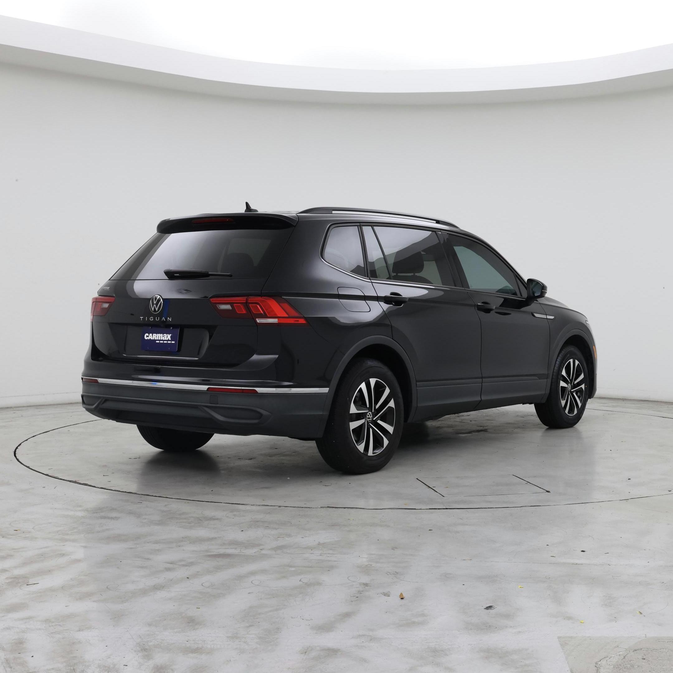 Thumbnail: 2023 Volkswagen Tiguan - 8