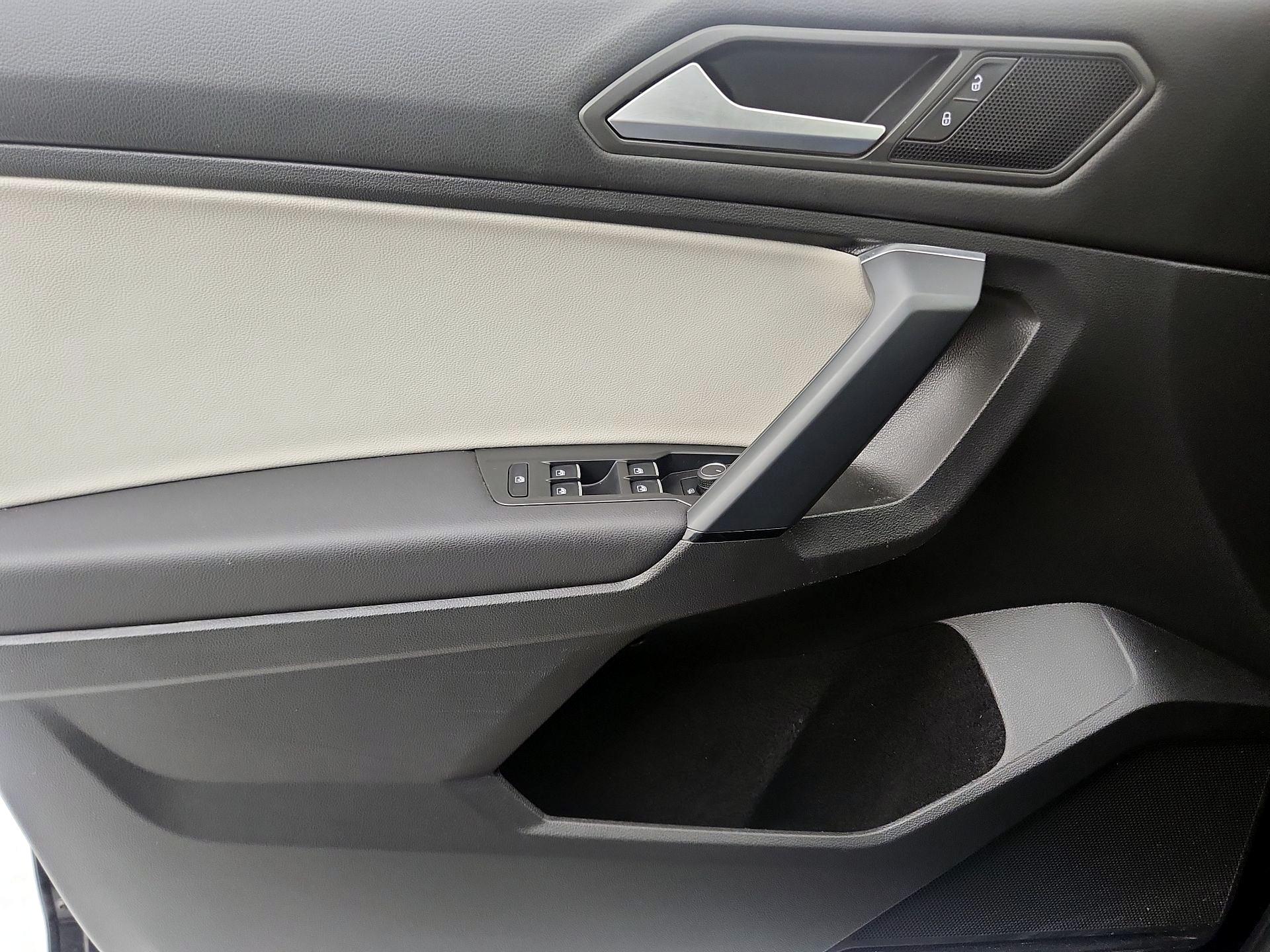 Thumbnail: 2019 Volkswagen Tiguan - 12