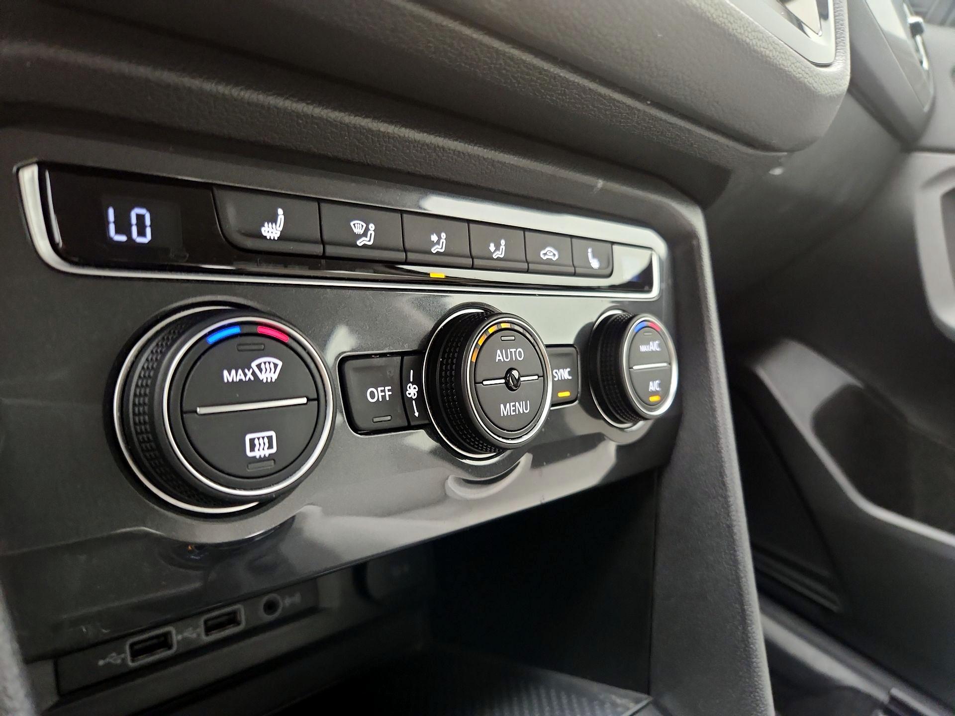 Thumbnail: 2019 Volkswagen Tiguan - 16