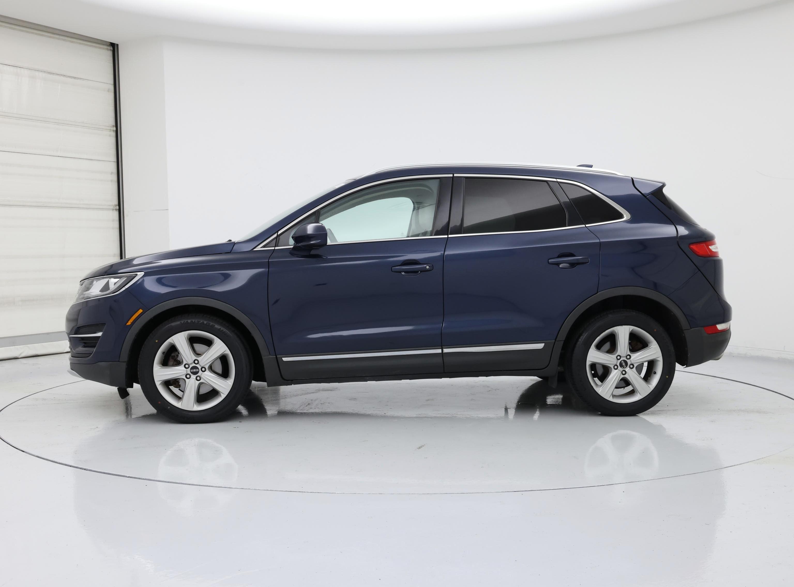 Thumbnail: 2017 Lincoln MKC - 3