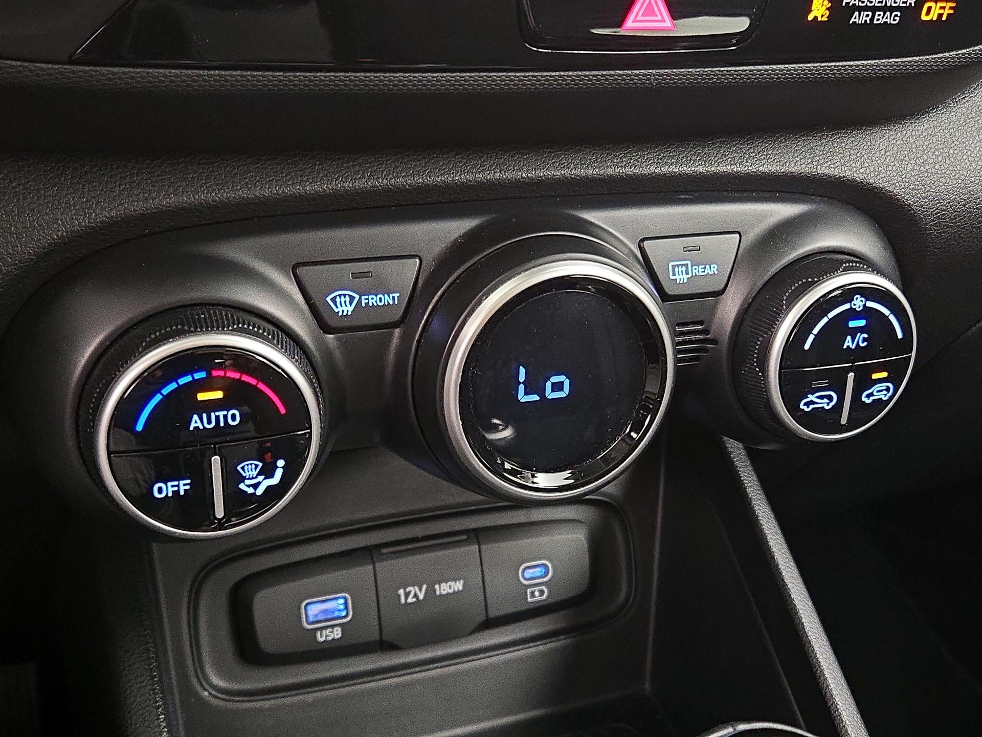 Thumbnail: 2023 Hyundai Venue - 16