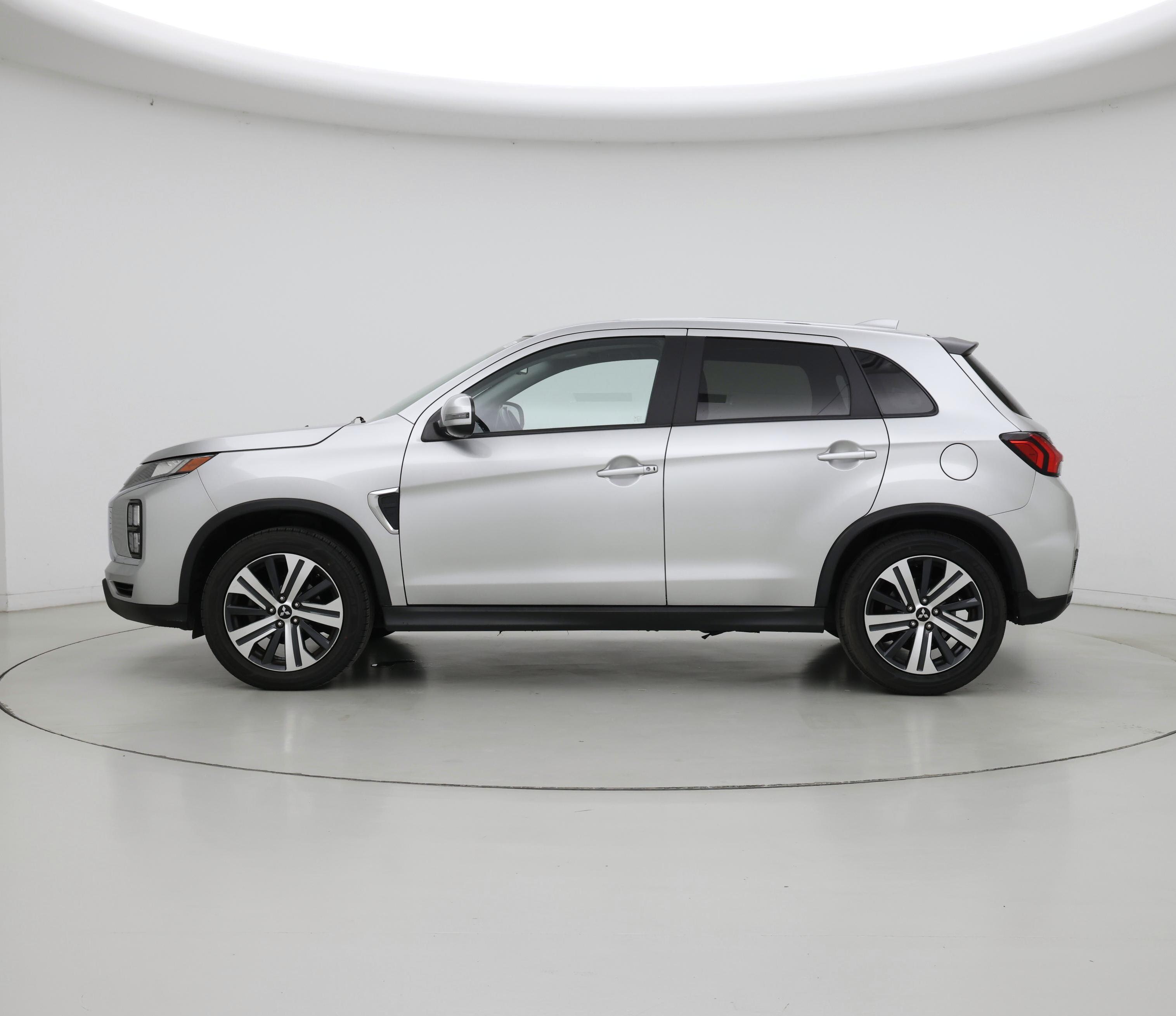 Thumbnail: 2020 Mitsubishi Outlander Sport - 3