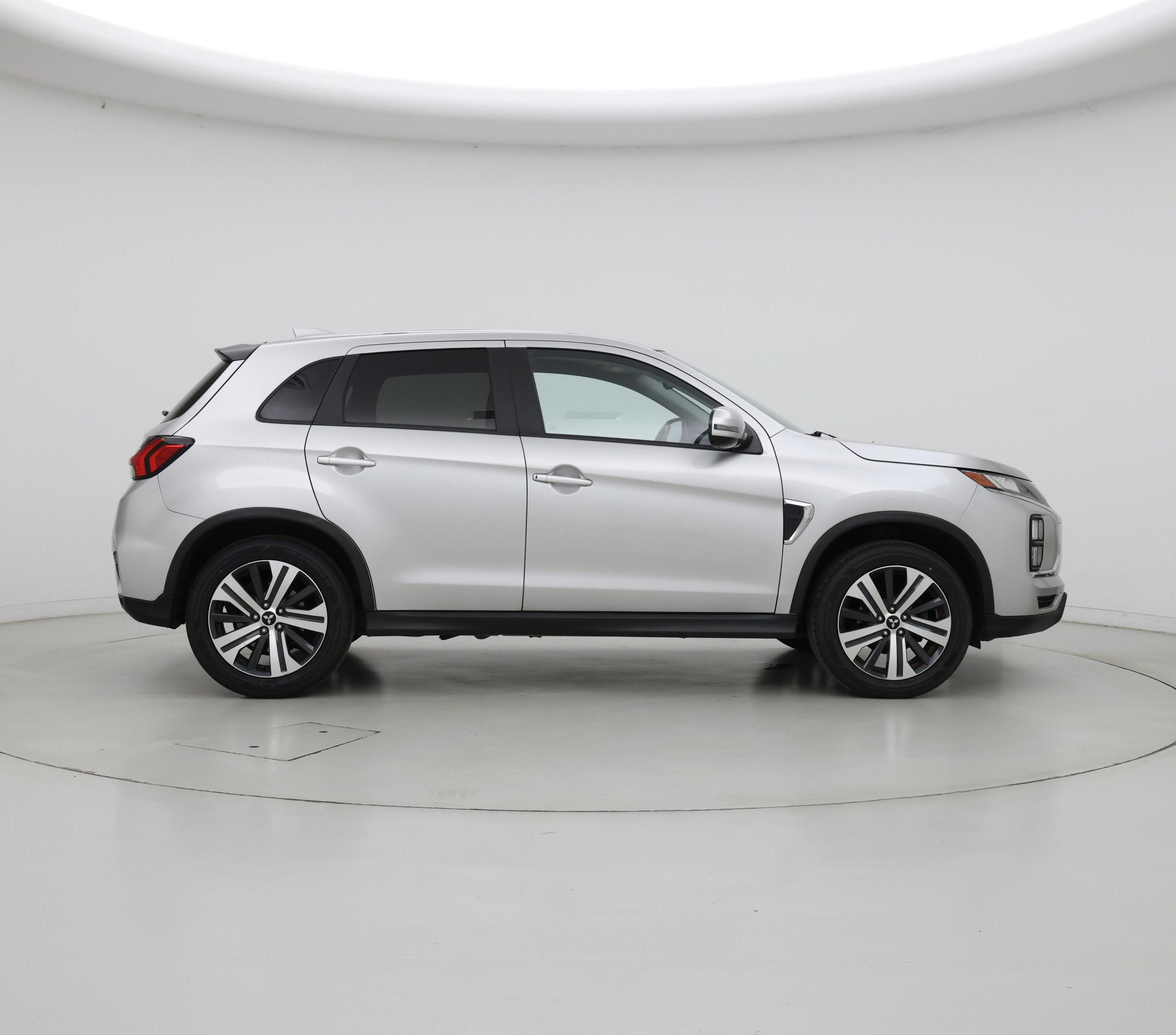 Thumbnail: 2020 Mitsubishi Outlander Sport - 7