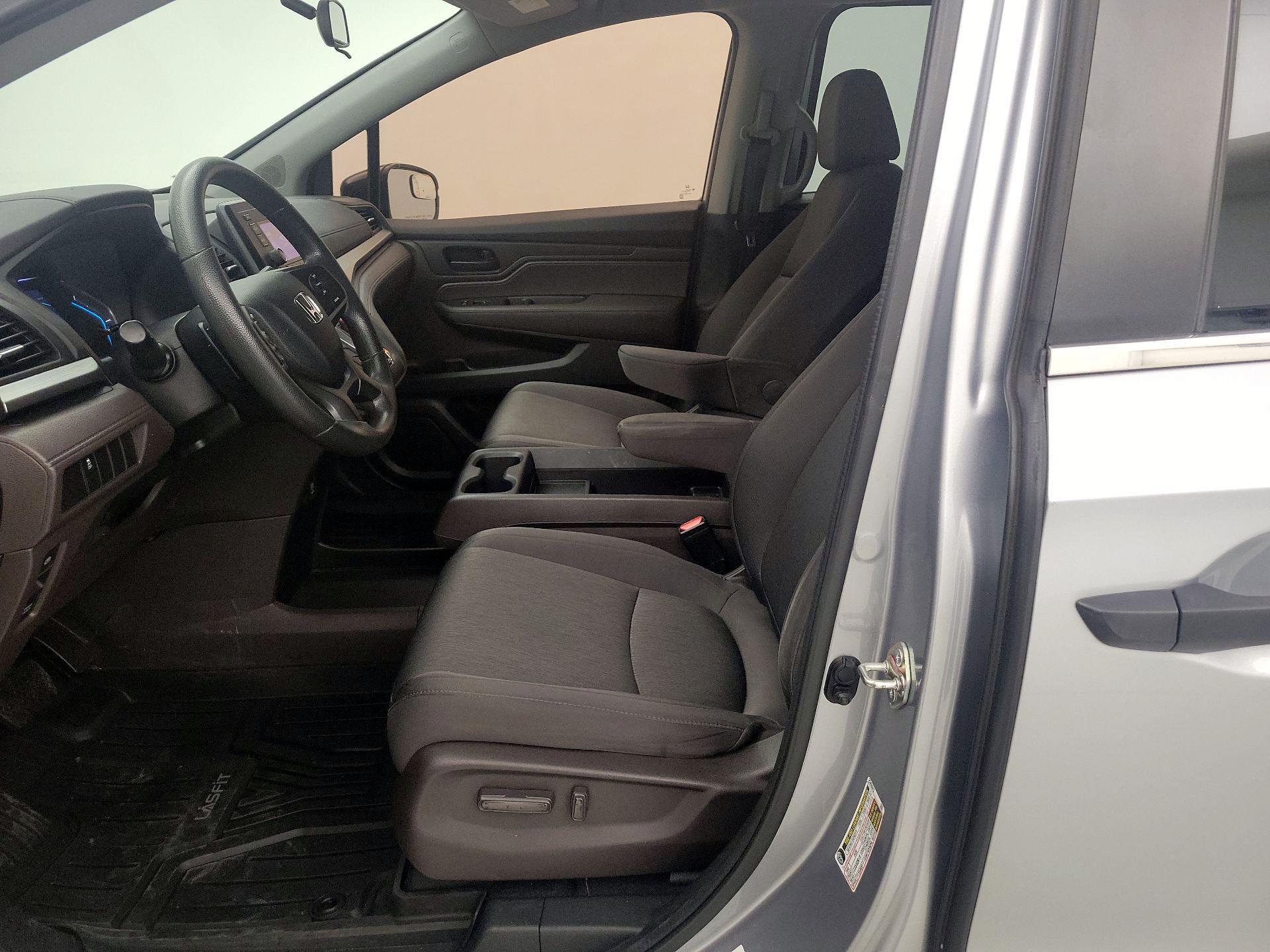 Thumbnail: 2018 Honda Odyssey - 11