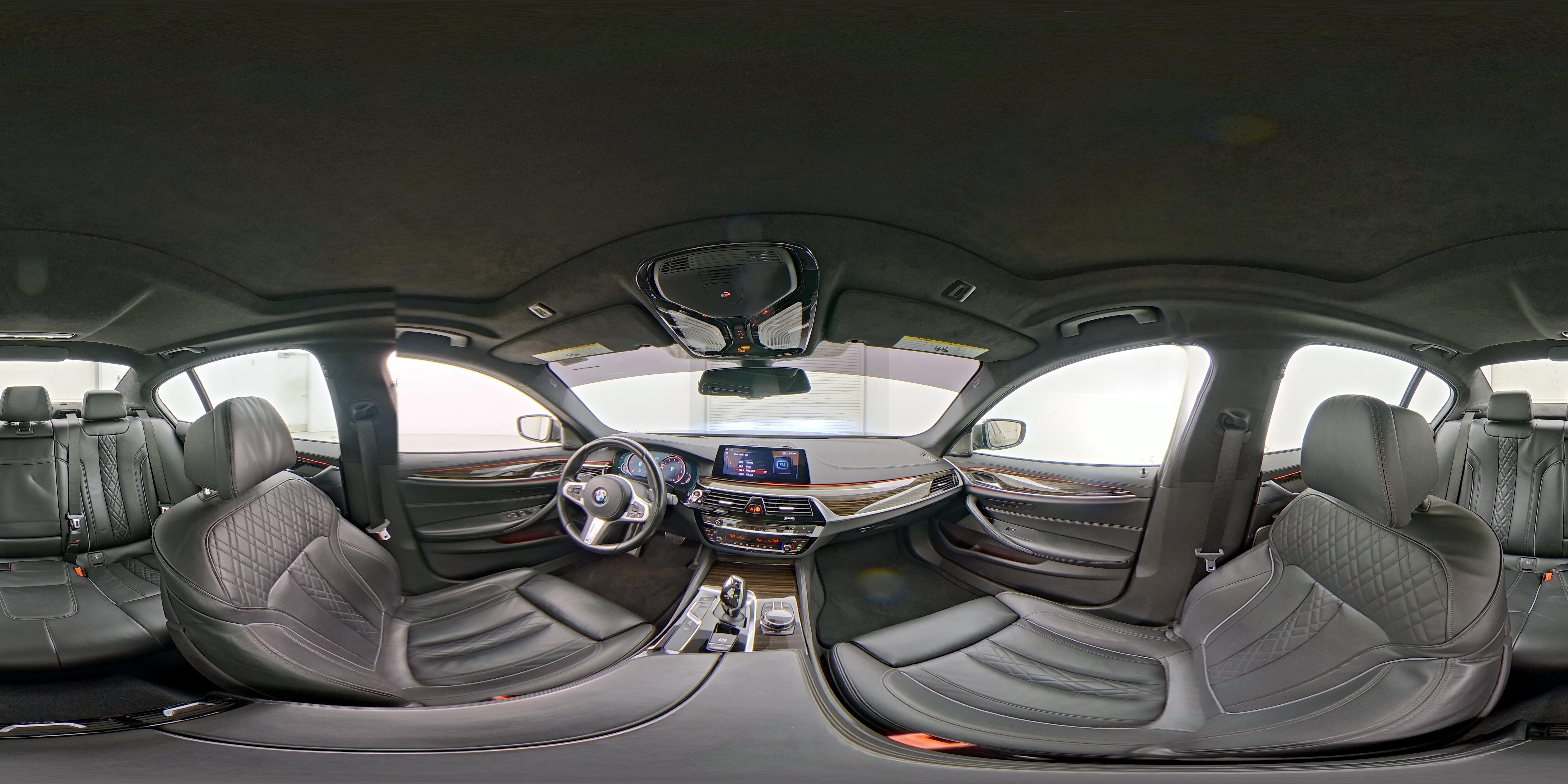 2018 BMW 5 Series M550i - Photo 26