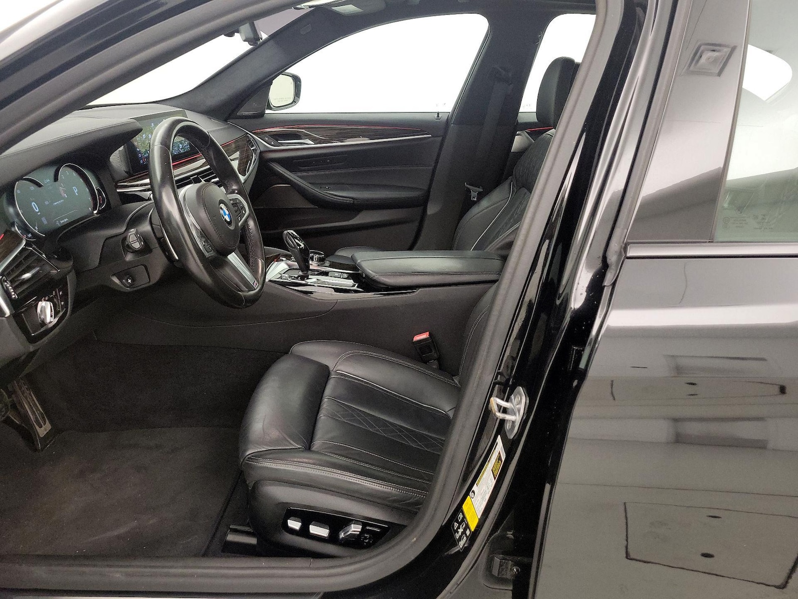 2018 BMW 5 Series M550i - Photo 12