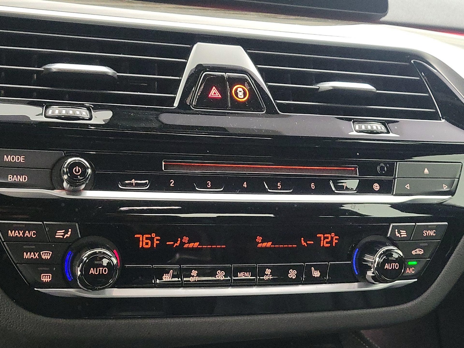 2018 BMW 5 Series M550i - Photo 18