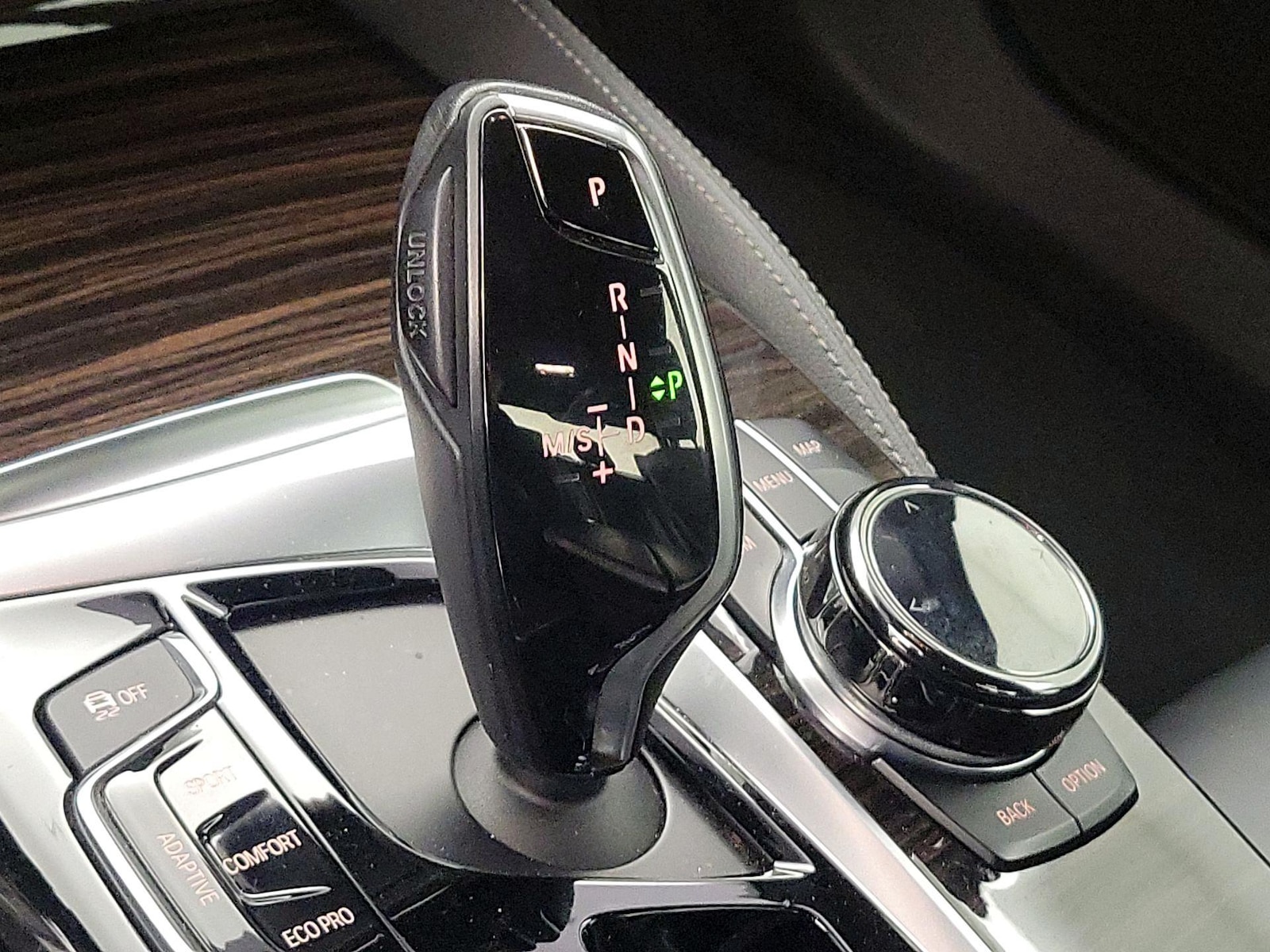 2018 BMW 5 Series M550i - Photo 19
