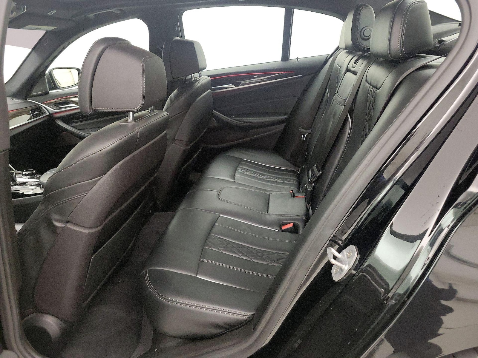 2018 BMW 5 Series M550i - Photo 22