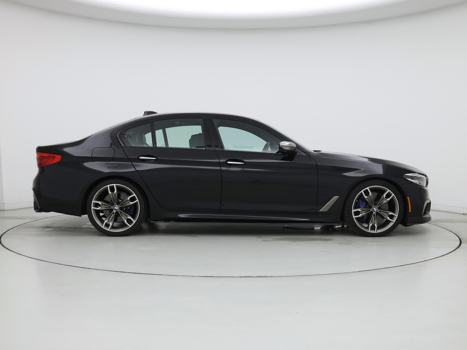 2018 BMW 5 Series M550i - Photo 8