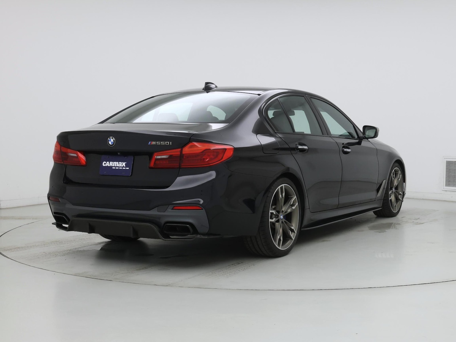 2018 BMW 5 Series M550i - Photo 9