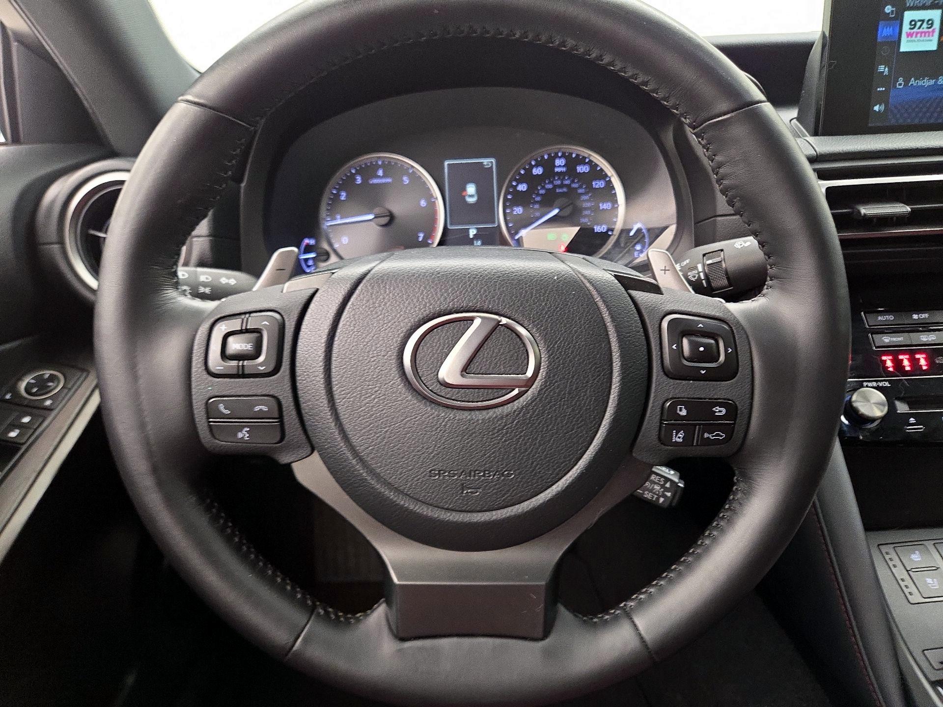 Thumbnail: 2022 Lexus IS - 10