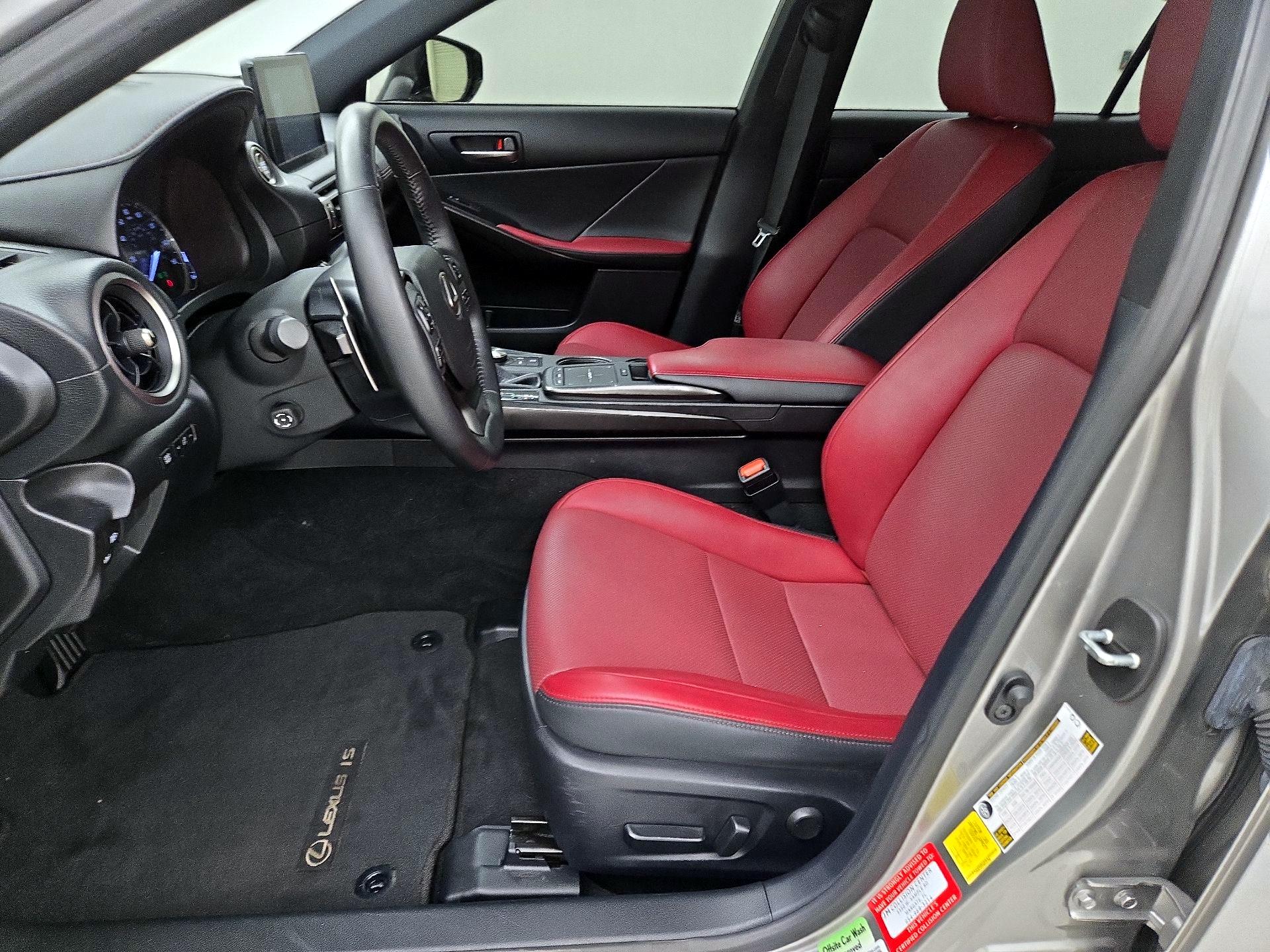 Thumbnail: 2022 Lexus IS - 11