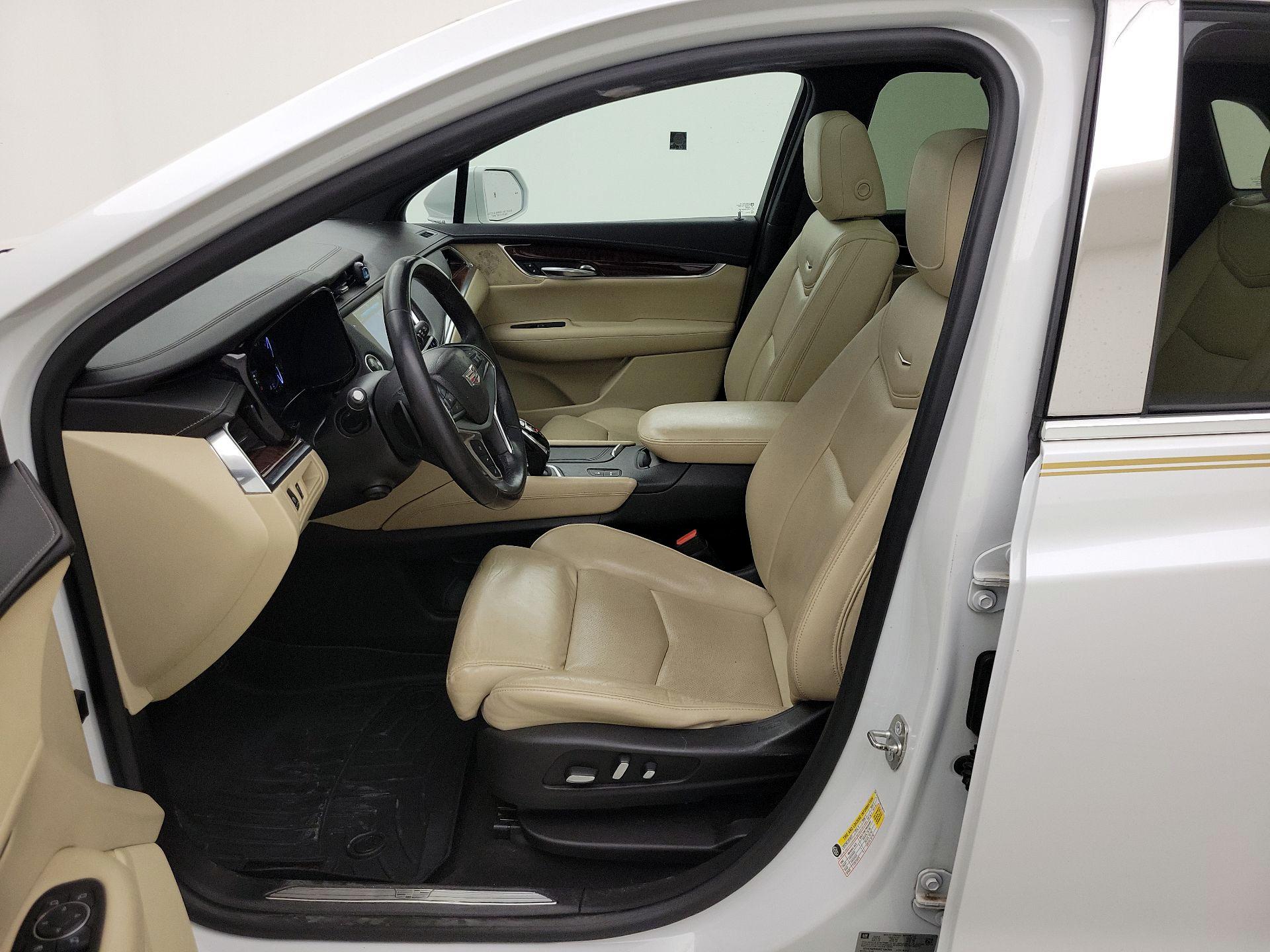 Thumbnail: 2017 Cadillac XT5 - 11