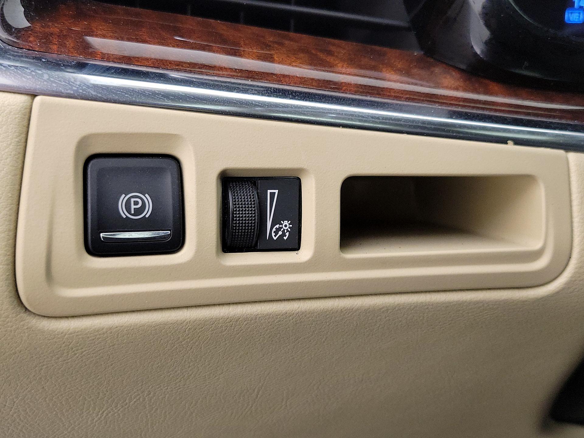 Thumbnail: 2017 Cadillac XT5 - 13