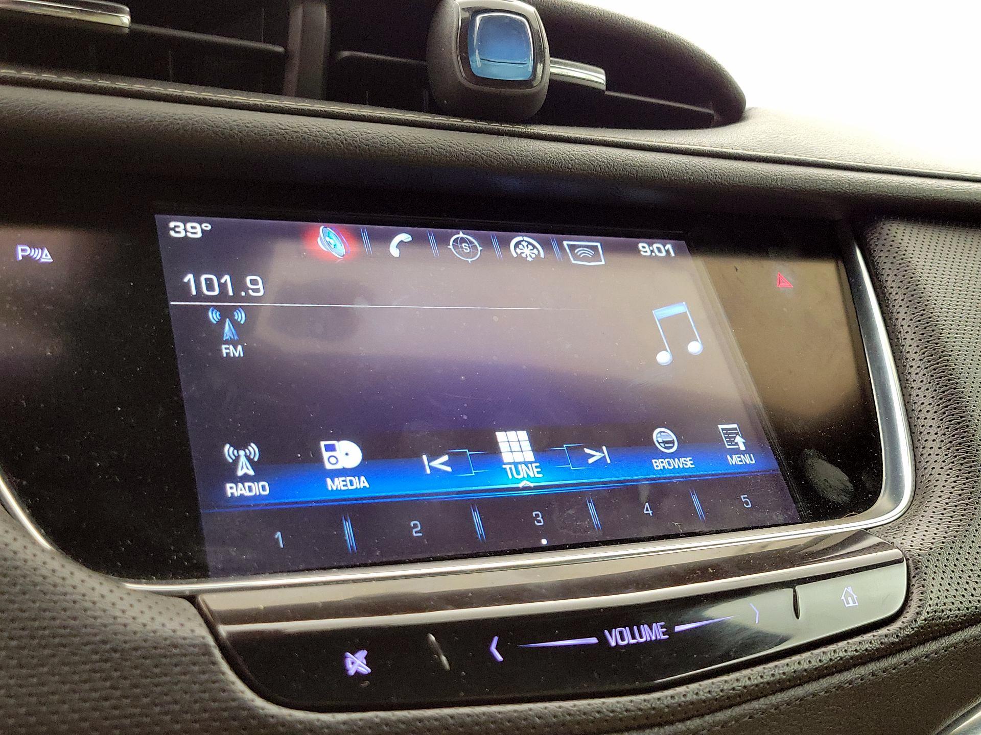 Thumbnail: 2017 Cadillac XT5 - 16