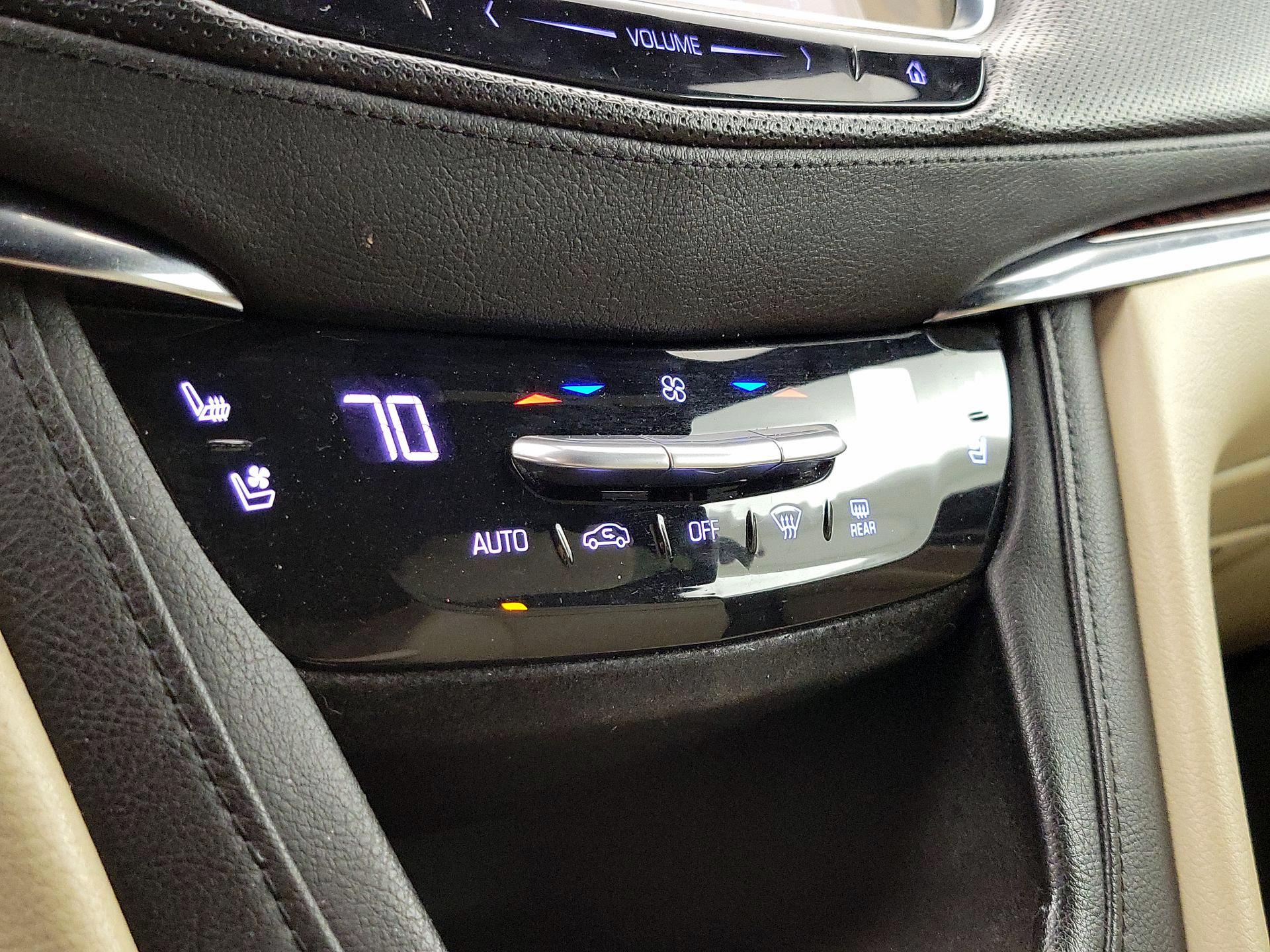 Thumbnail: 2017 Cadillac XT5 - 17