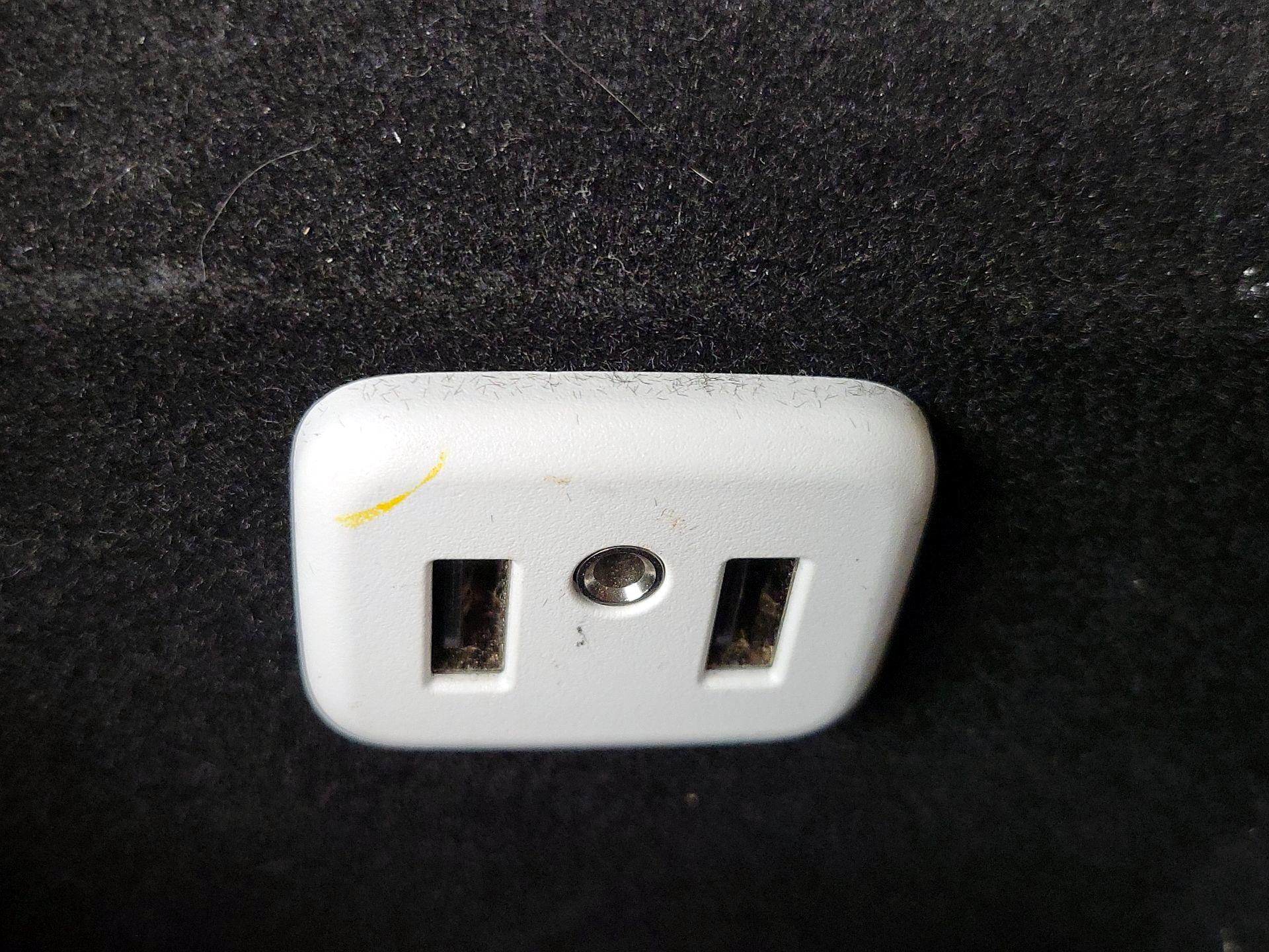 Thumbnail: 2017 Cadillac XT5 - 19