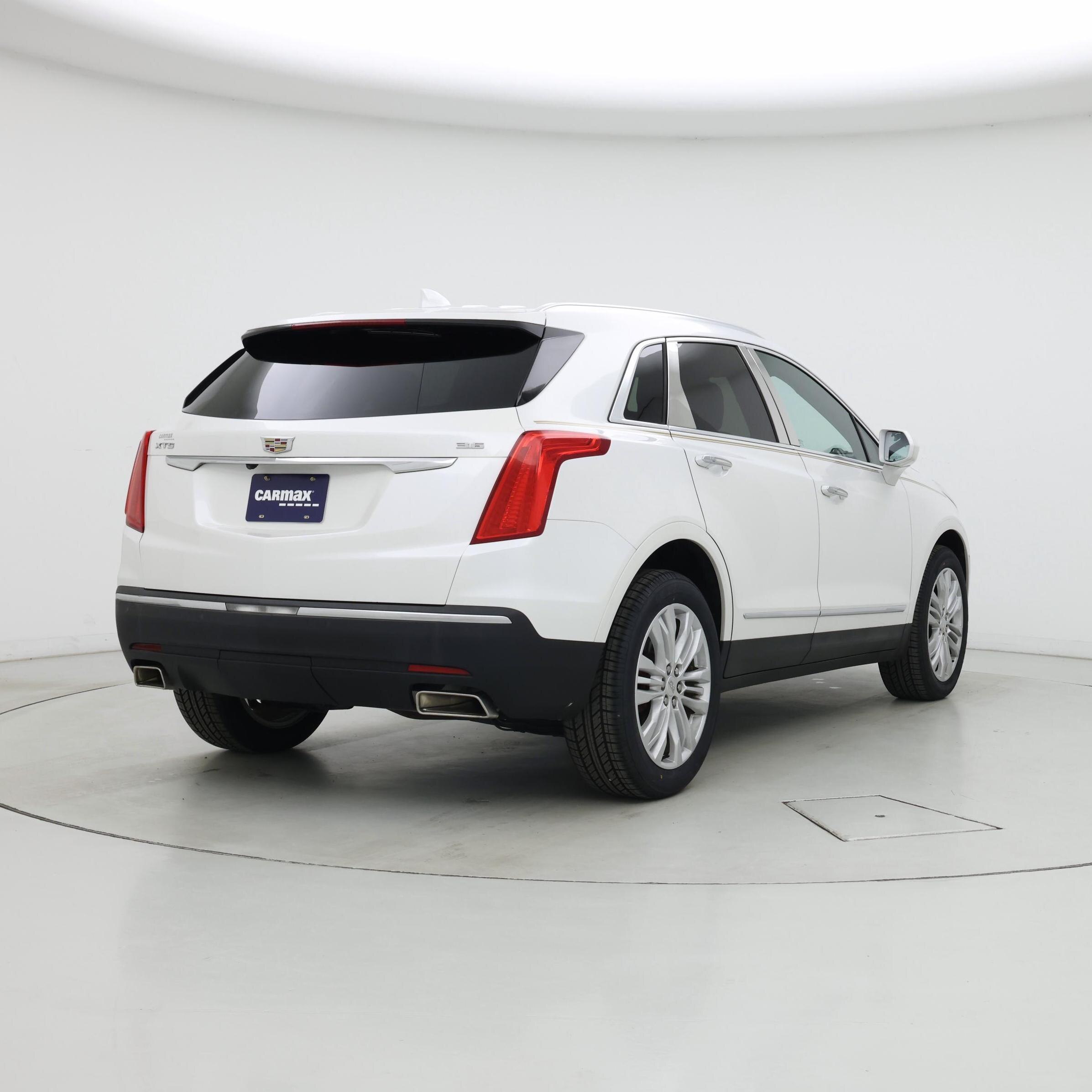 Thumbnail: 2017 Cadillac XT5 - 8